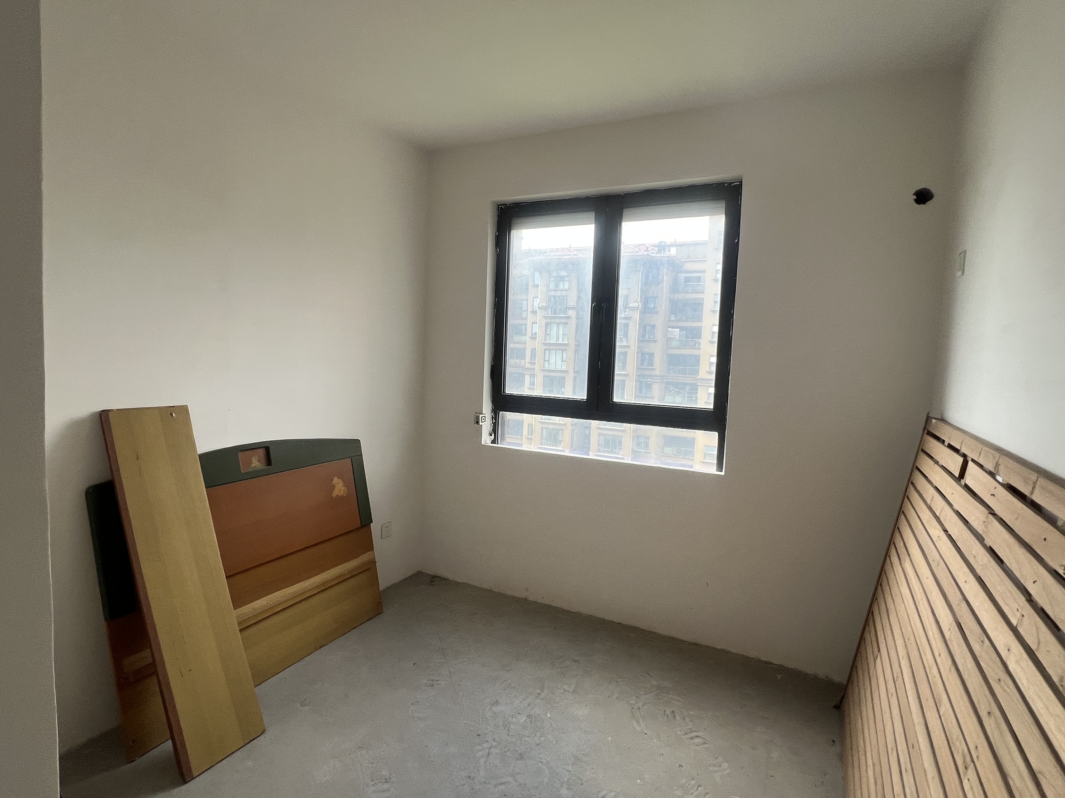 中港翡翠城 2室2厅1卫 89m&sup2;