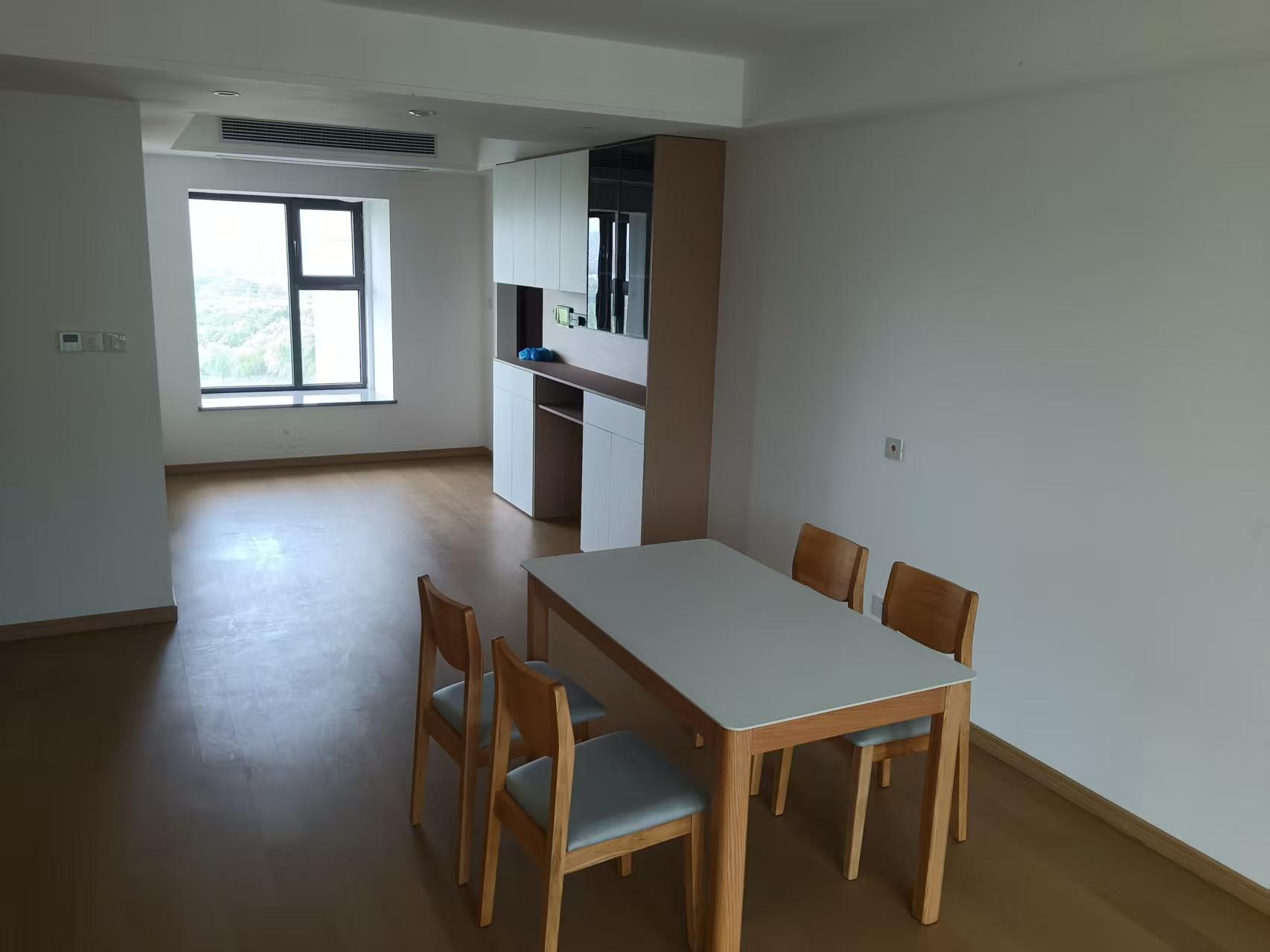 时光漫城 4室2厅2卫 125m&sup2;