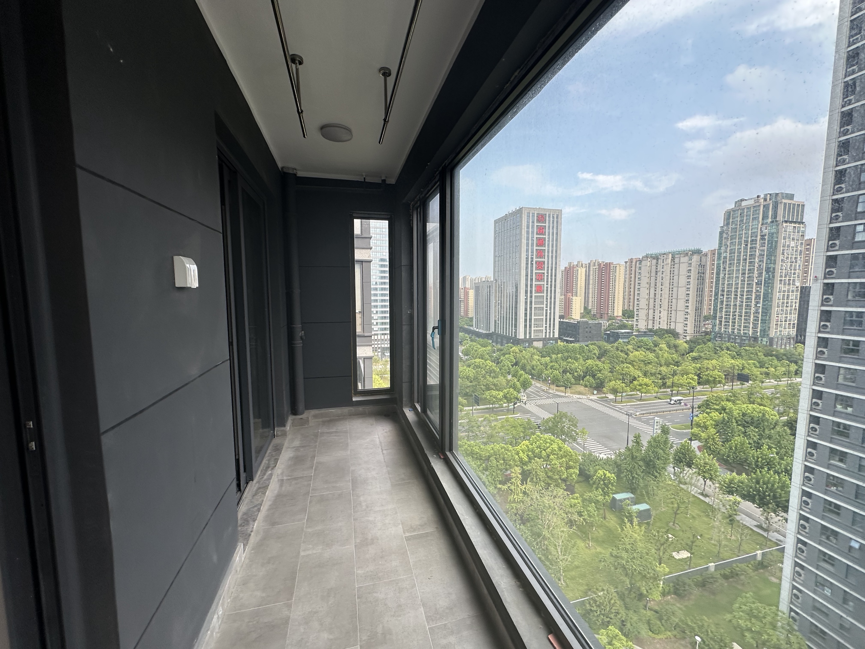 融创时代中心 3室2厅1卫 95m&sup2;