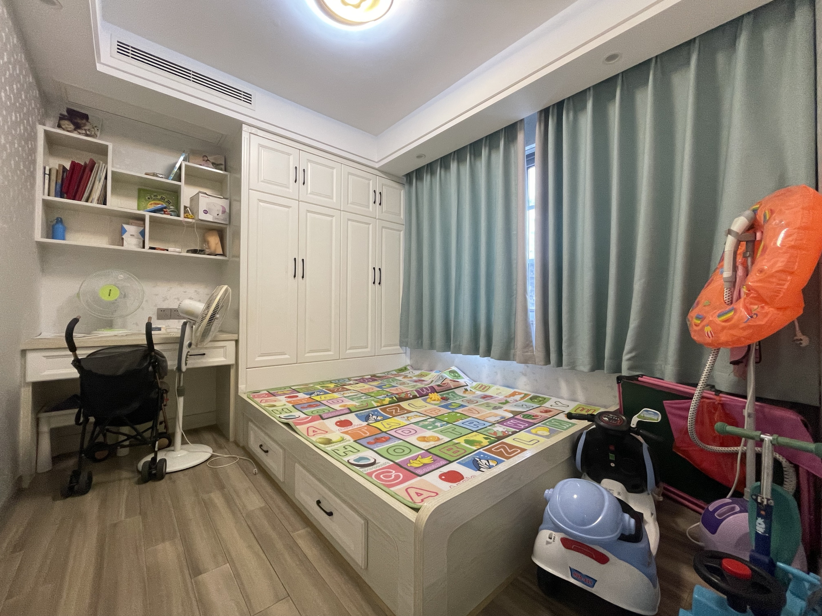 中海碧林湾 4室2厅2卫 138.59m&sup2;