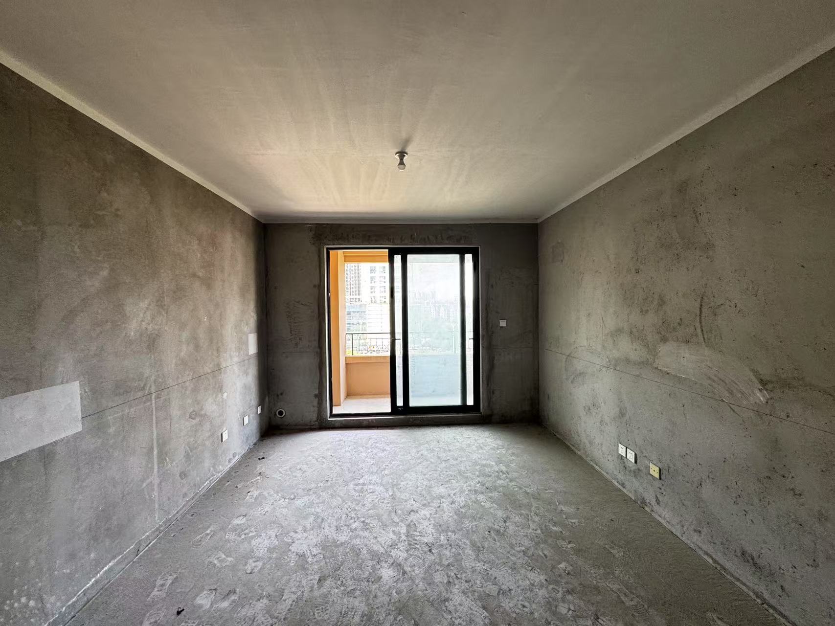 保利香槟国际 3室2厅2卫 115m&sup2;