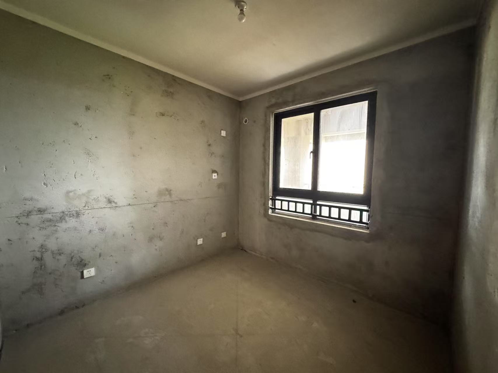 保利香槟国际 3室2厅2卫 115m&sup2;