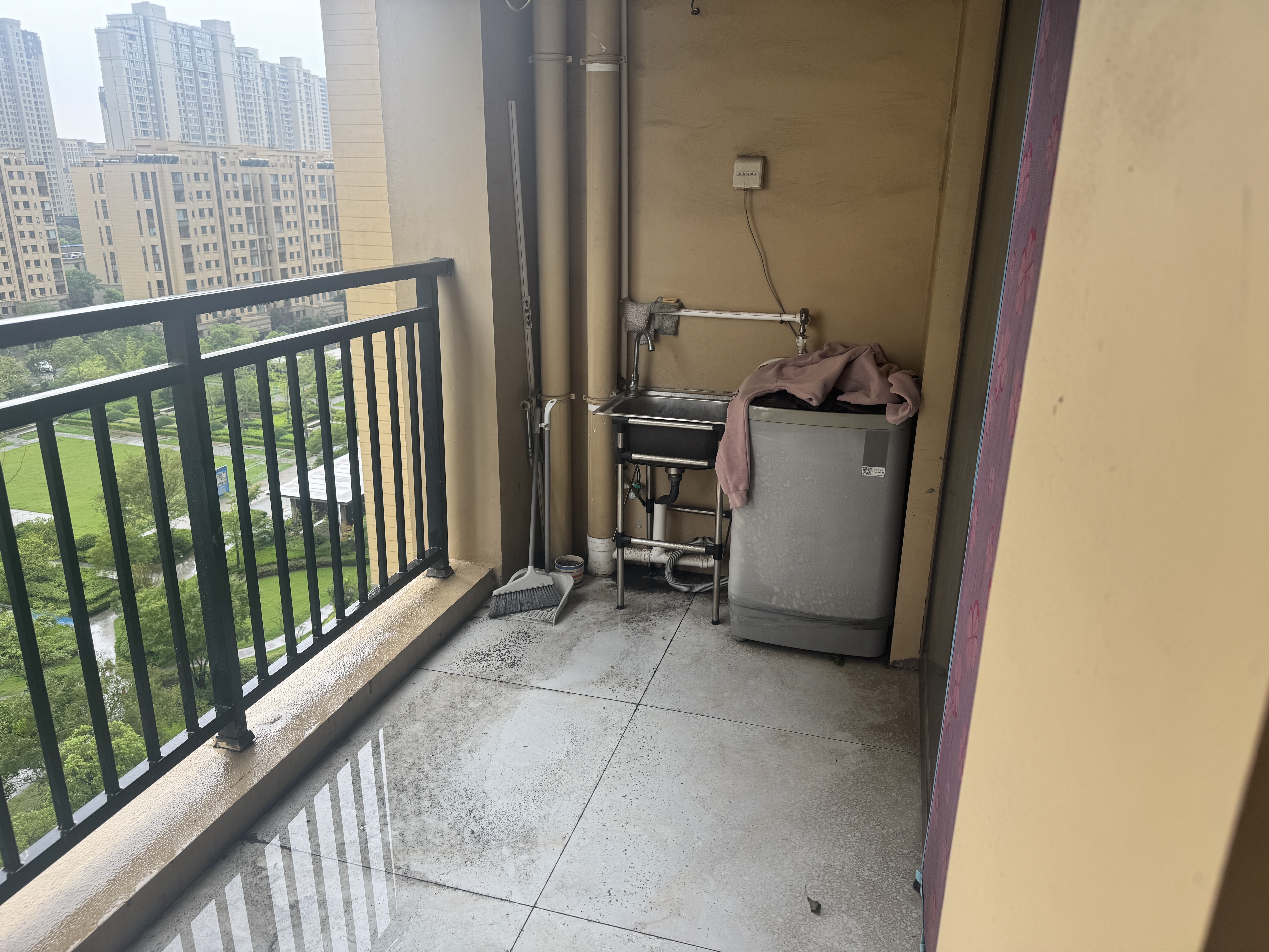 世茂九龙庭 3室2厅1卫 92.00m&sup2;