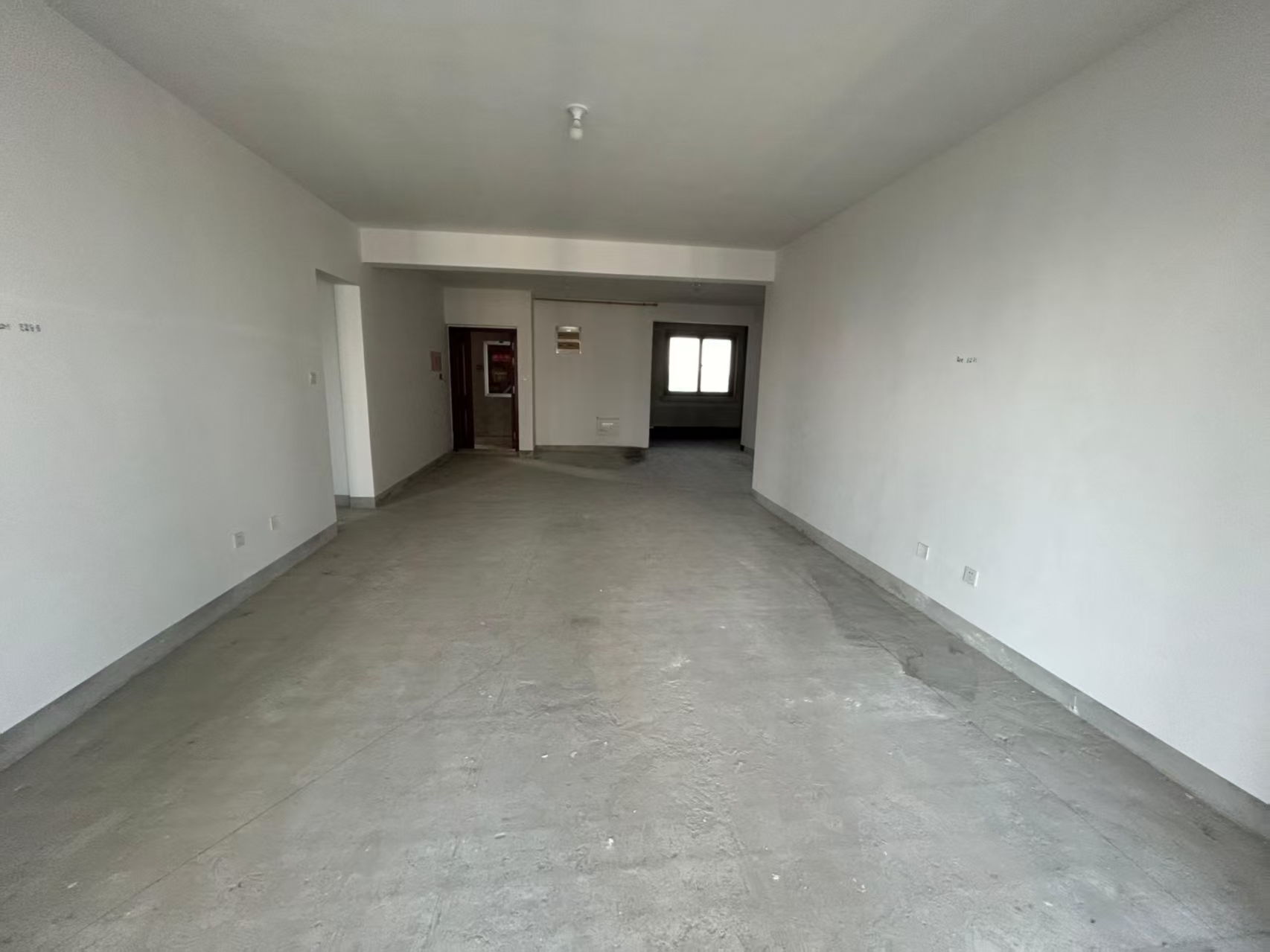 南山湖一号 4室2厅3卫 191.1m&sup2;