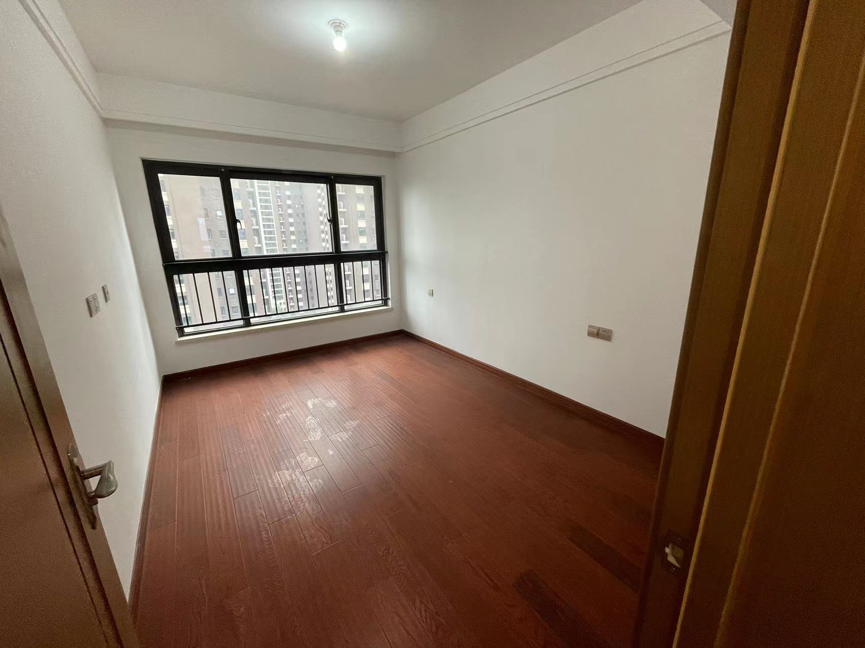 林肯公园 3室2厅2卫 114m&sup2;