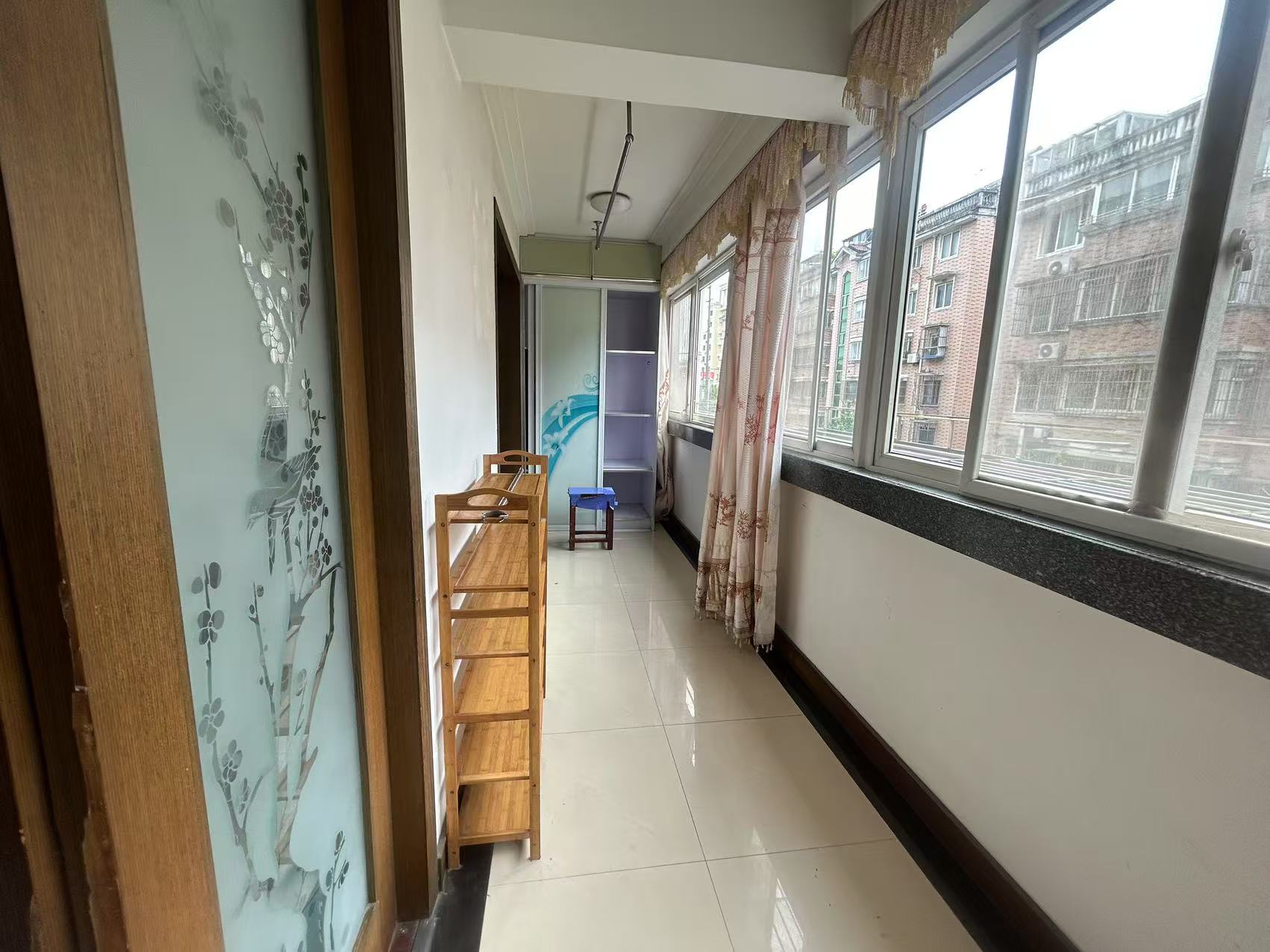 黎明花园 3室2厅2卫 101m&sup2;