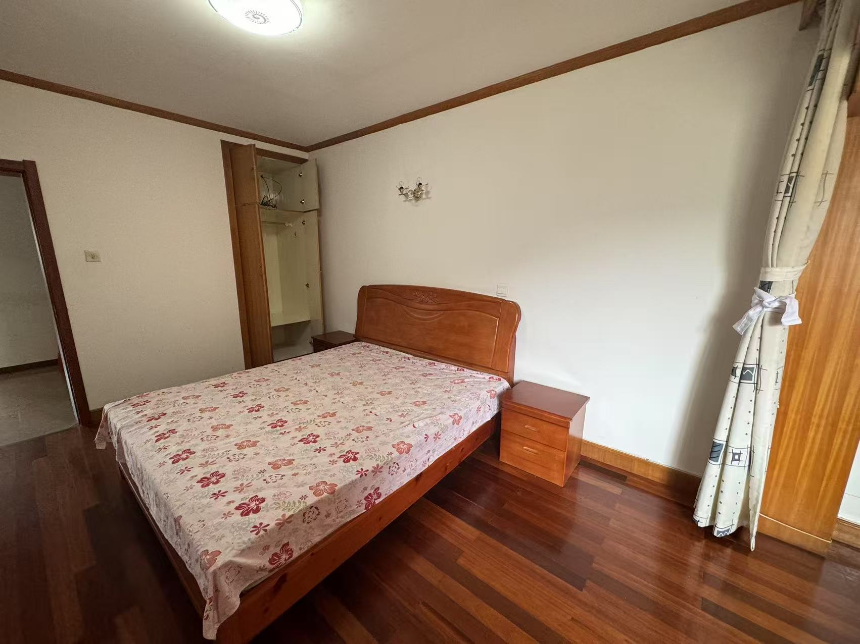 启秀南苑 2室1厅1卫 74m&sup2;