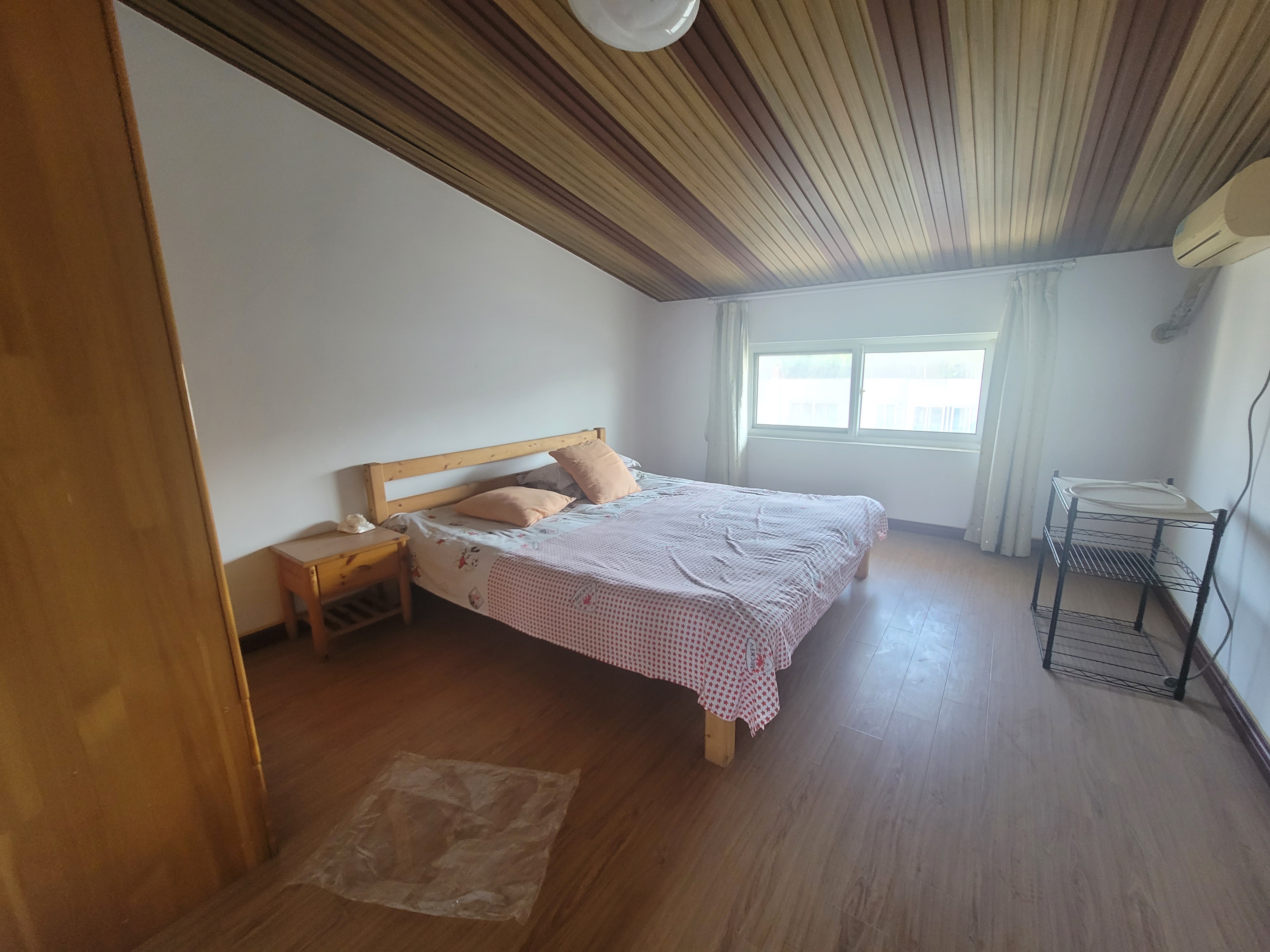 郭里园 6室2厅2卫 120m&sup2;