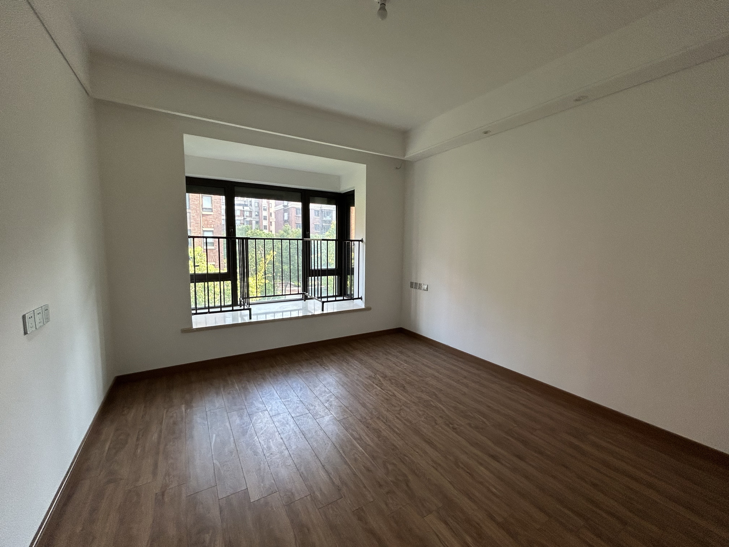 佳期漫 4室2厅1卫 142m&sup2;