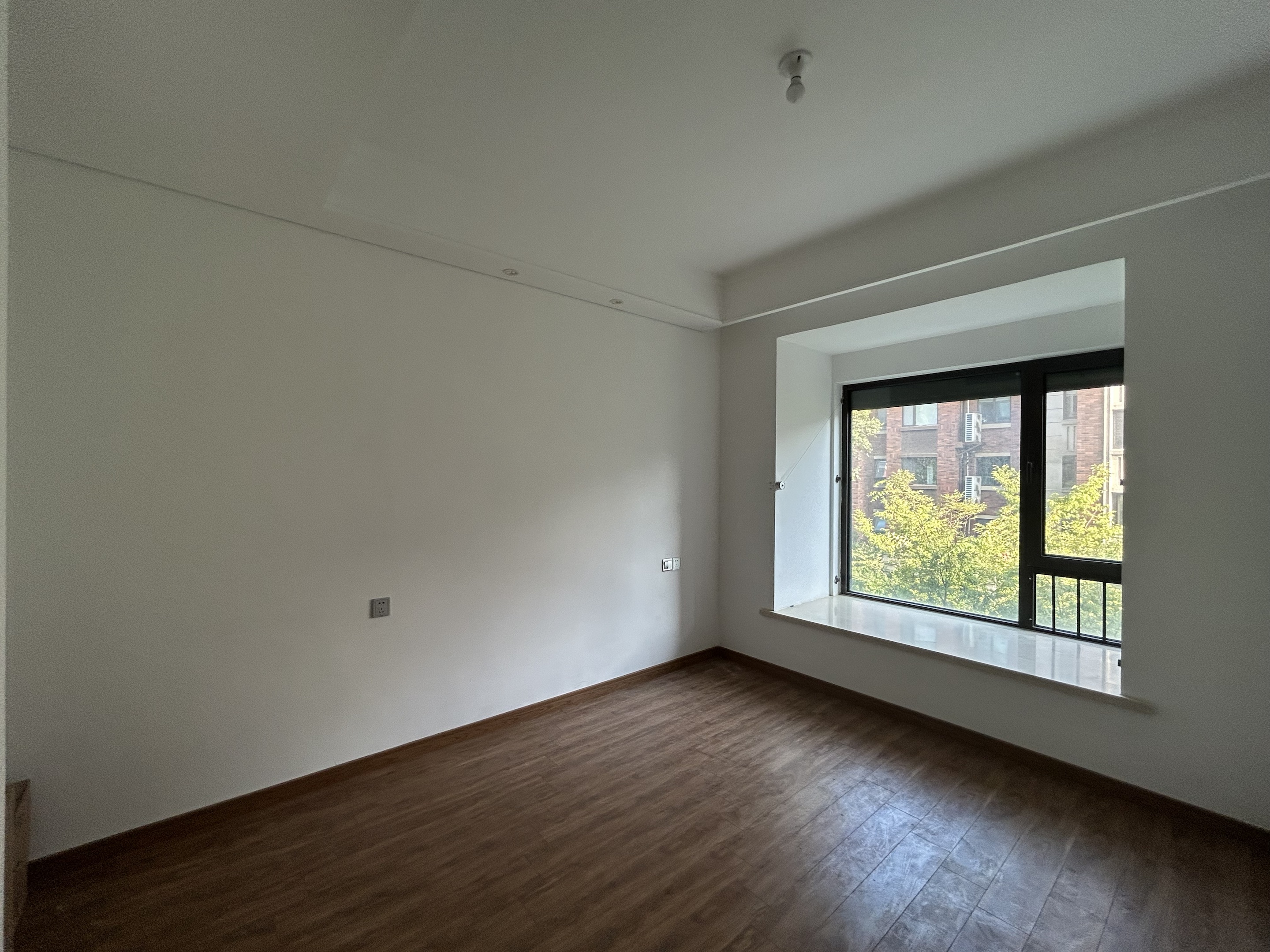 佳期漫 4室2厅1卫 142m&sup2;