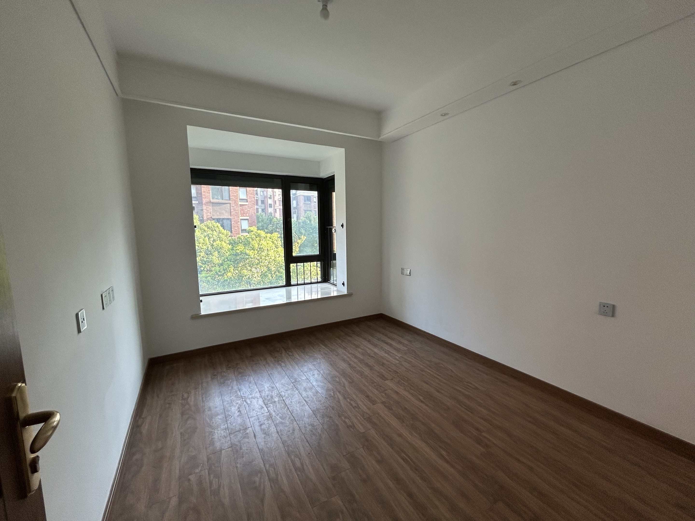 佳期漫 4室2厅1卫 142m&sup2;