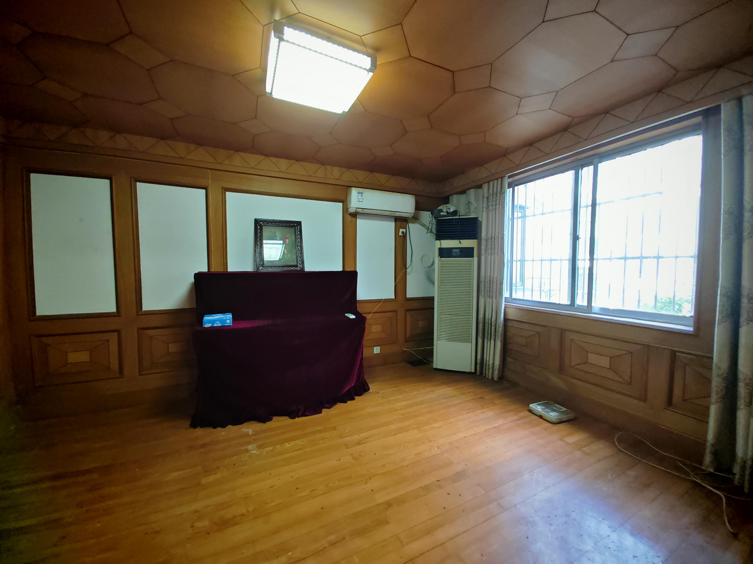 学田南苑 3室2厅2卫 178.00m²