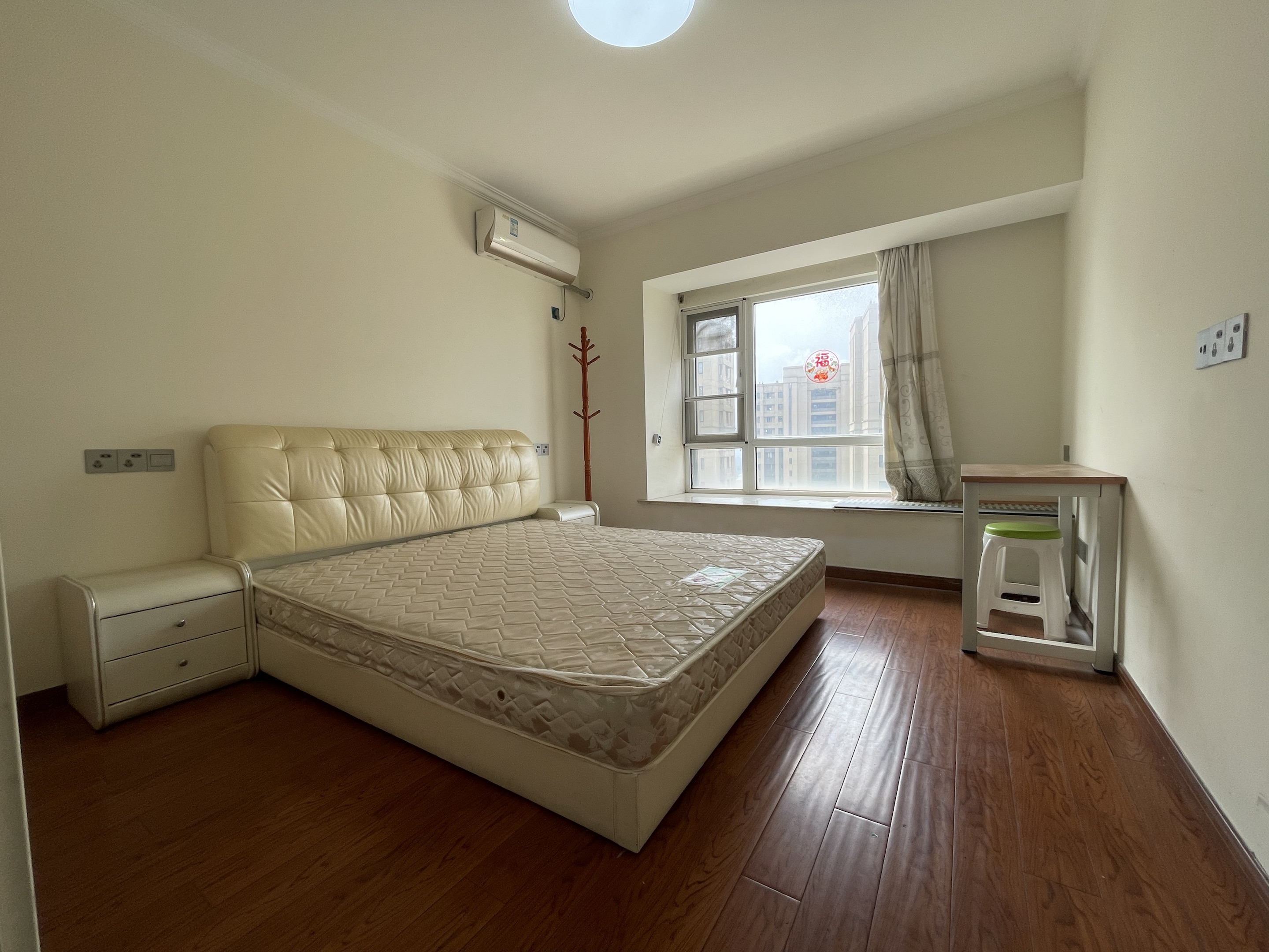 中海碧林湾 3室2厅1卫 97m&sup2;