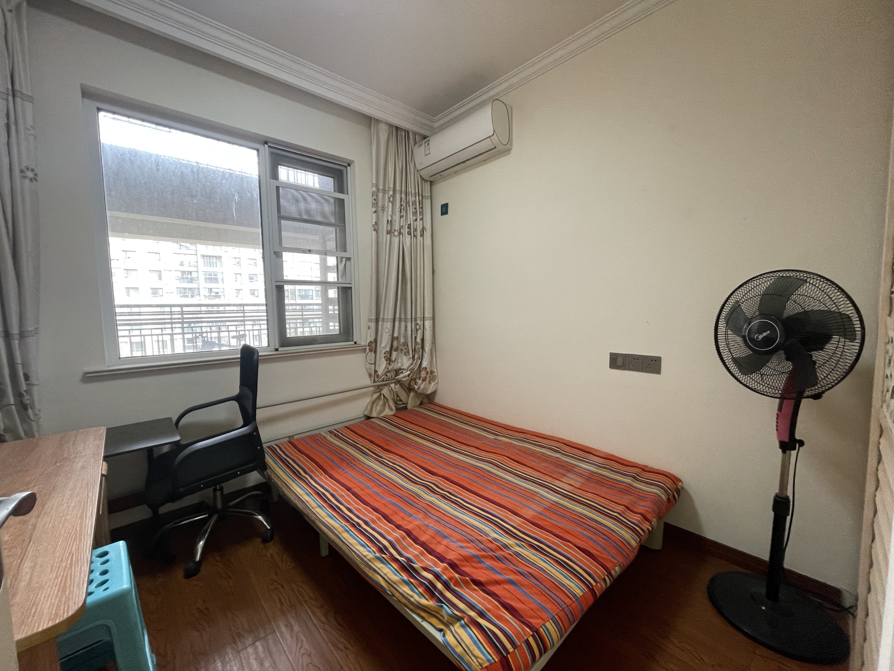 中海碧林湾 3室2厅1卫 97m&sup2;