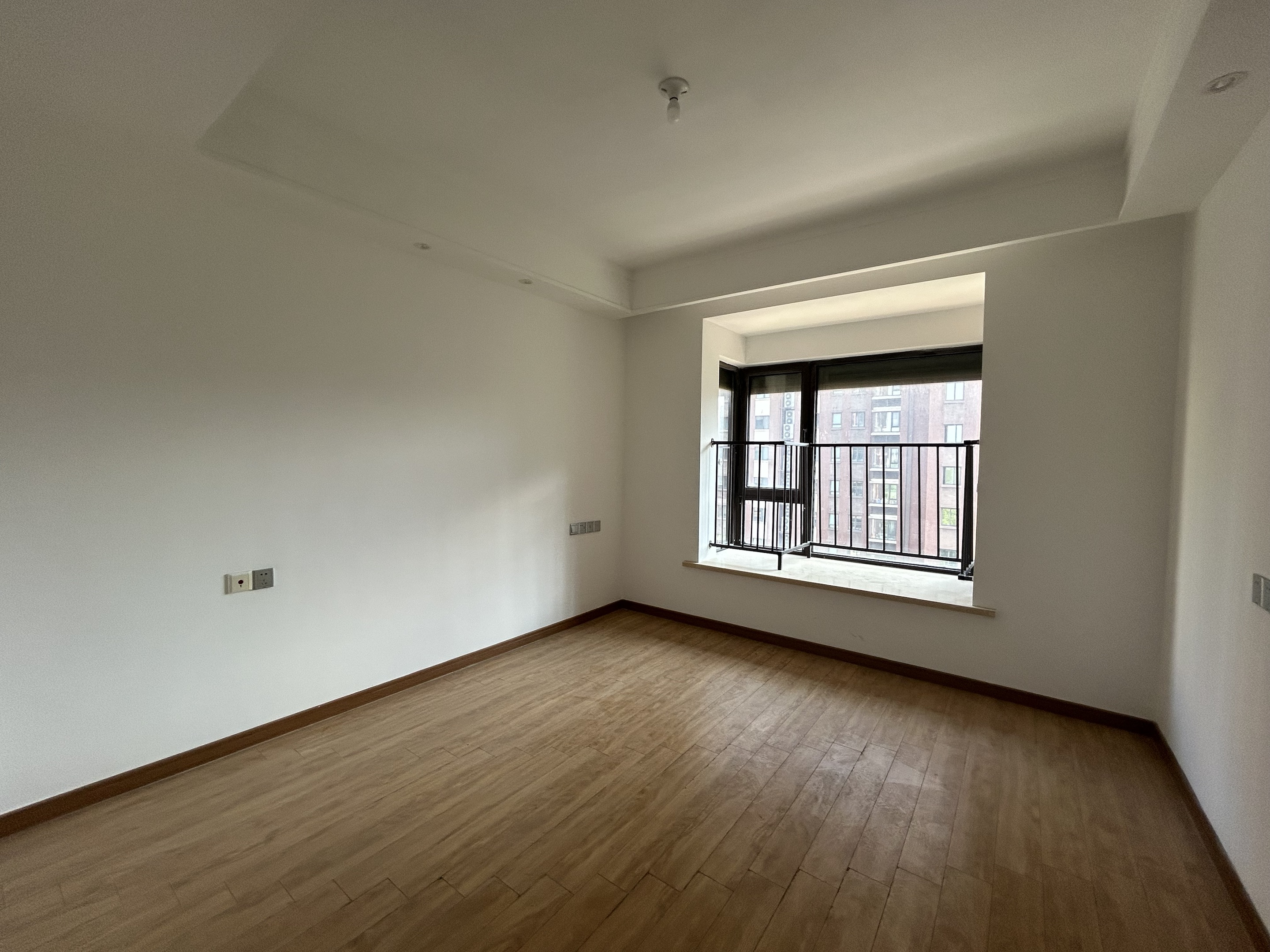 佳期漫 3室2厅2卫 109.83m&sup2;