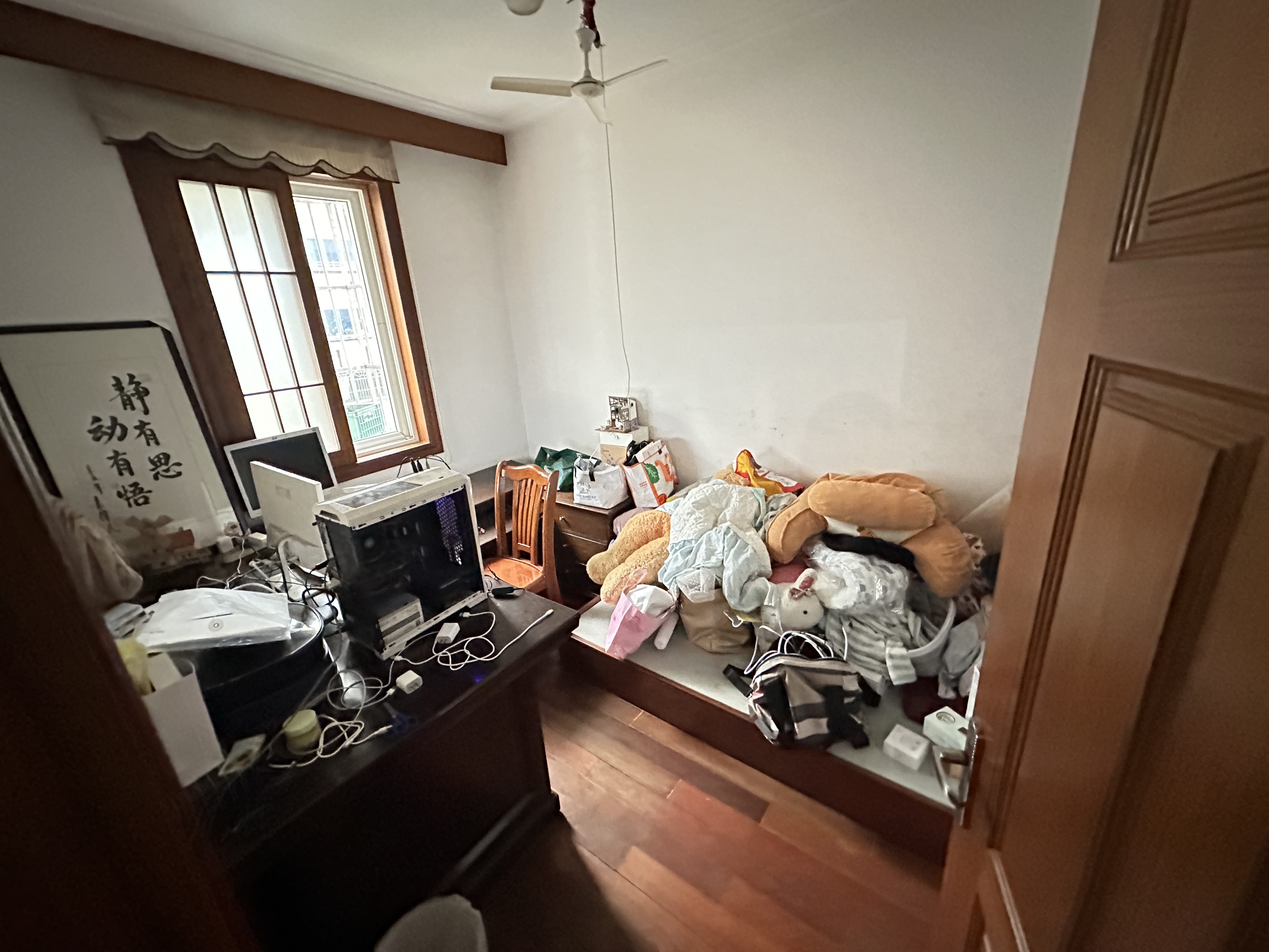 莲花苑 3室2厅1卫 103m&sup2;