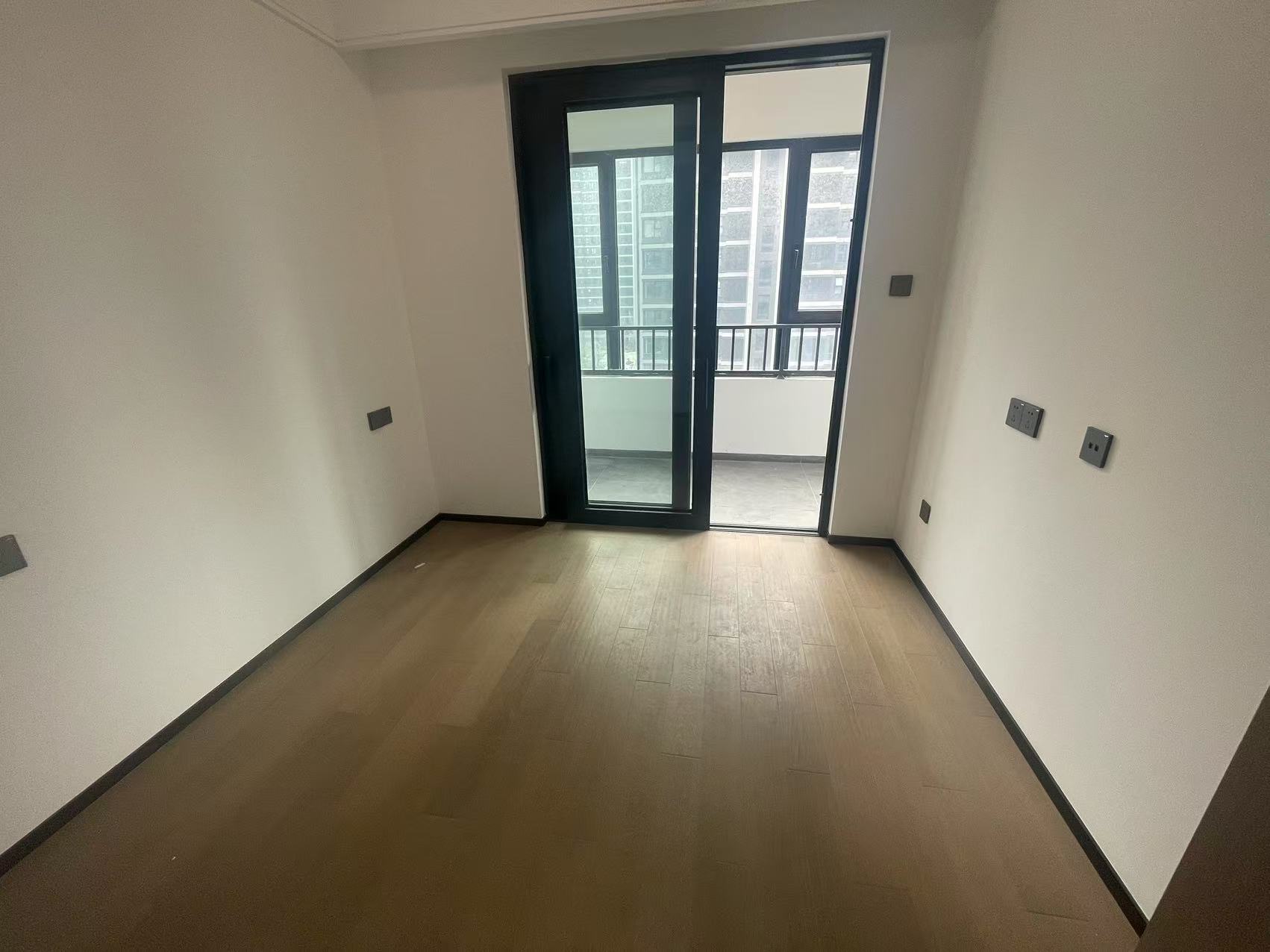 滨江道静园 3室1厅1卫 100m&sup2;