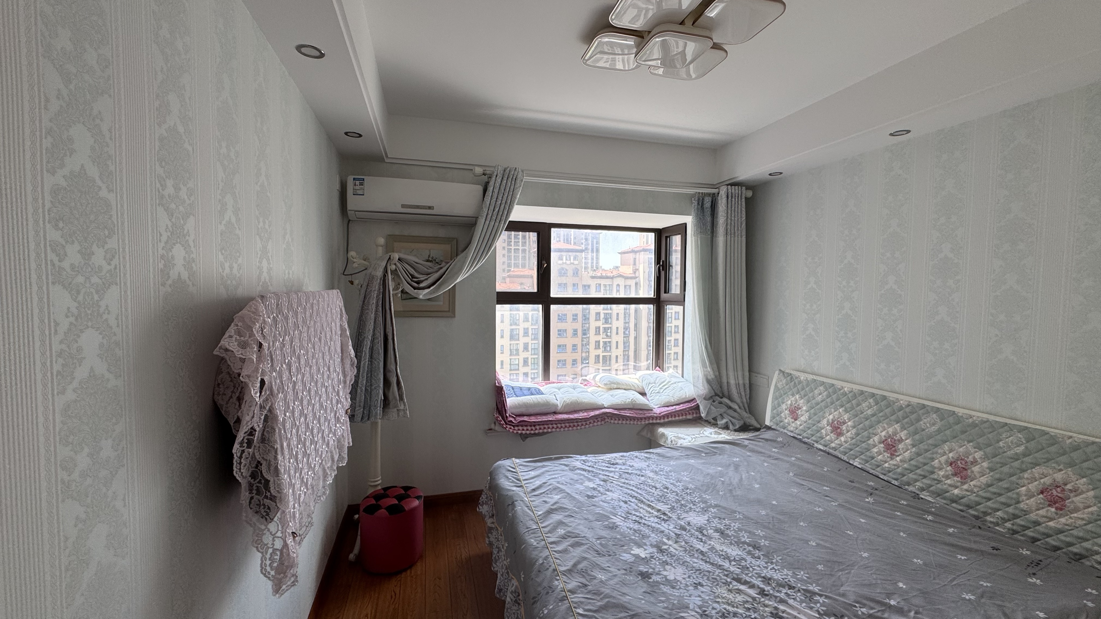 华强城三期 2室1厅1卫 85m&sup2;