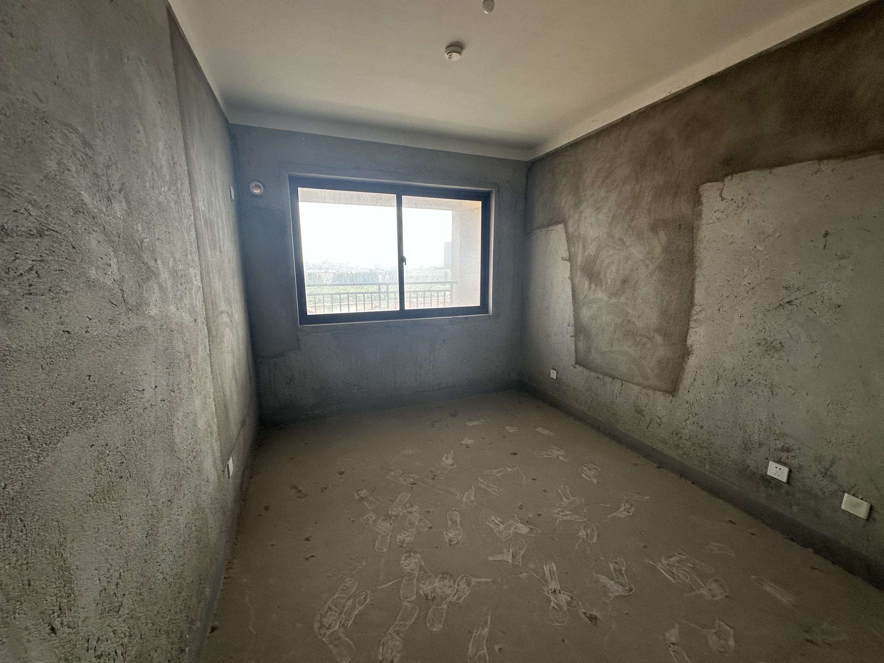 华强城四期 3室2厅2卫 121m&sup2;