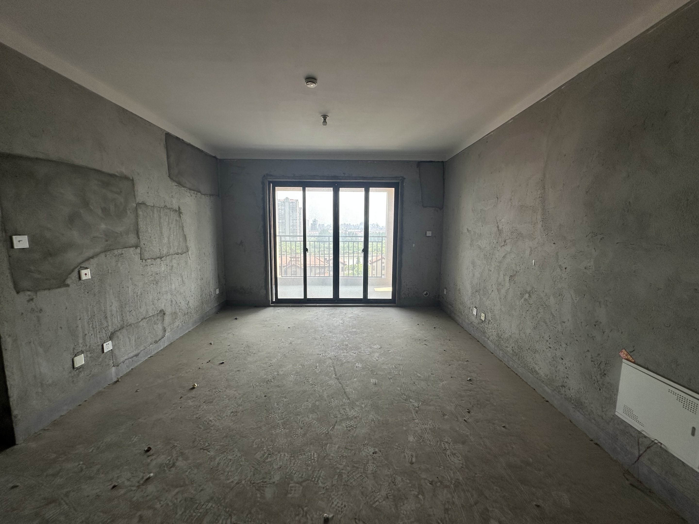 华强城四期 3室2厅2卫 121m&sup2;