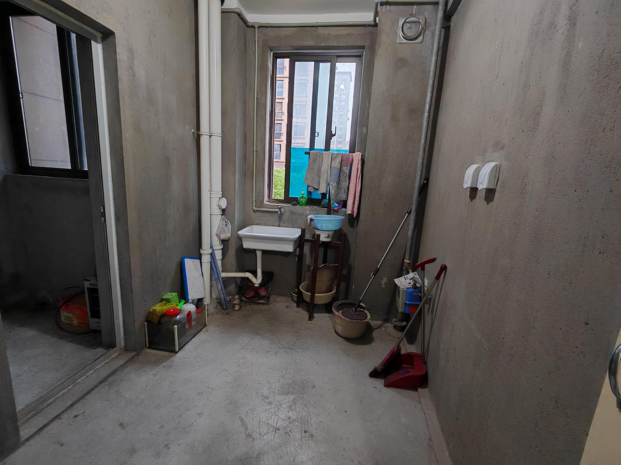 观河华府 3室1厅1卫 112m&sup2;
