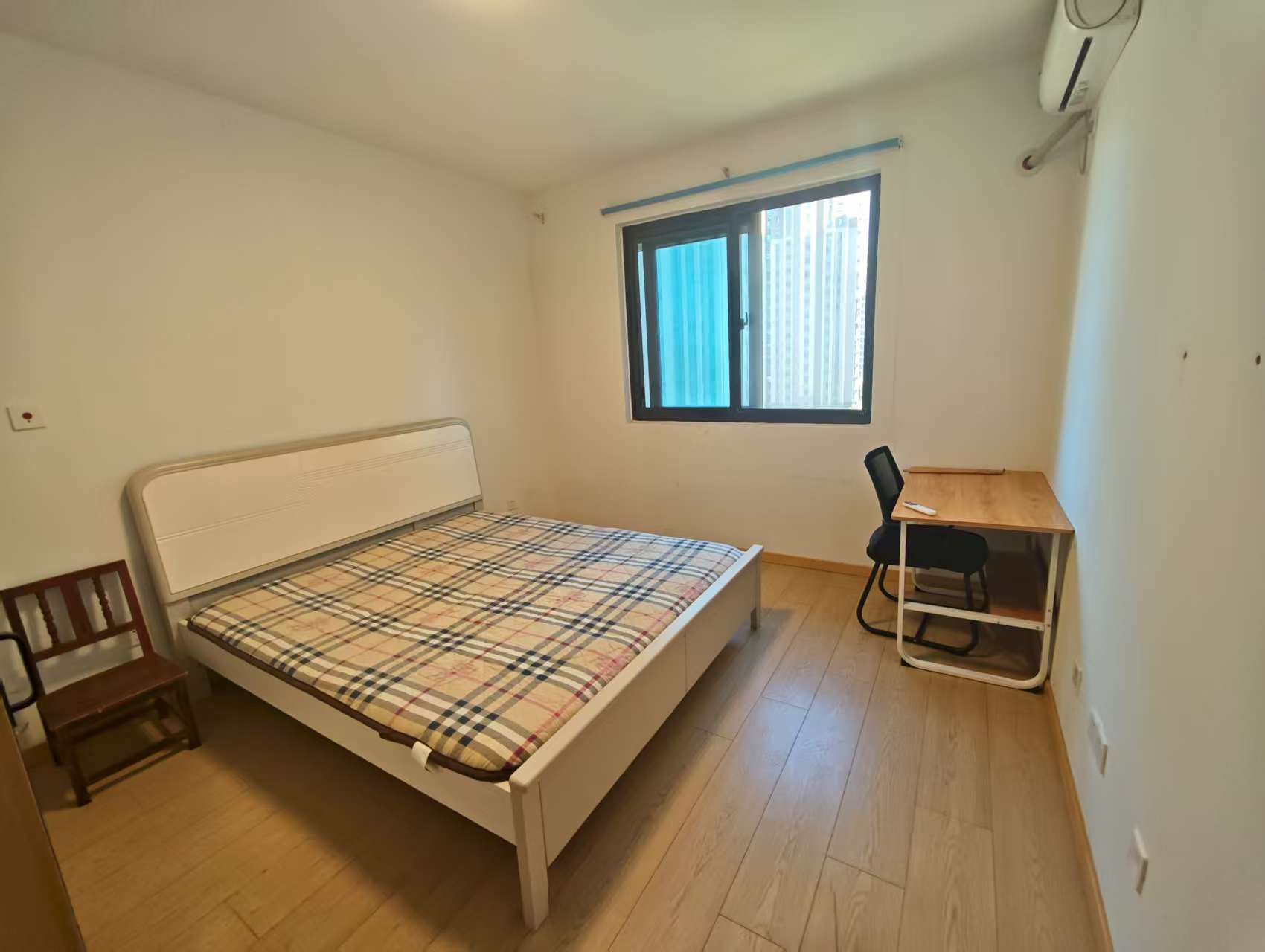 兴石花园 3室2厅1卫 125m&sup2;