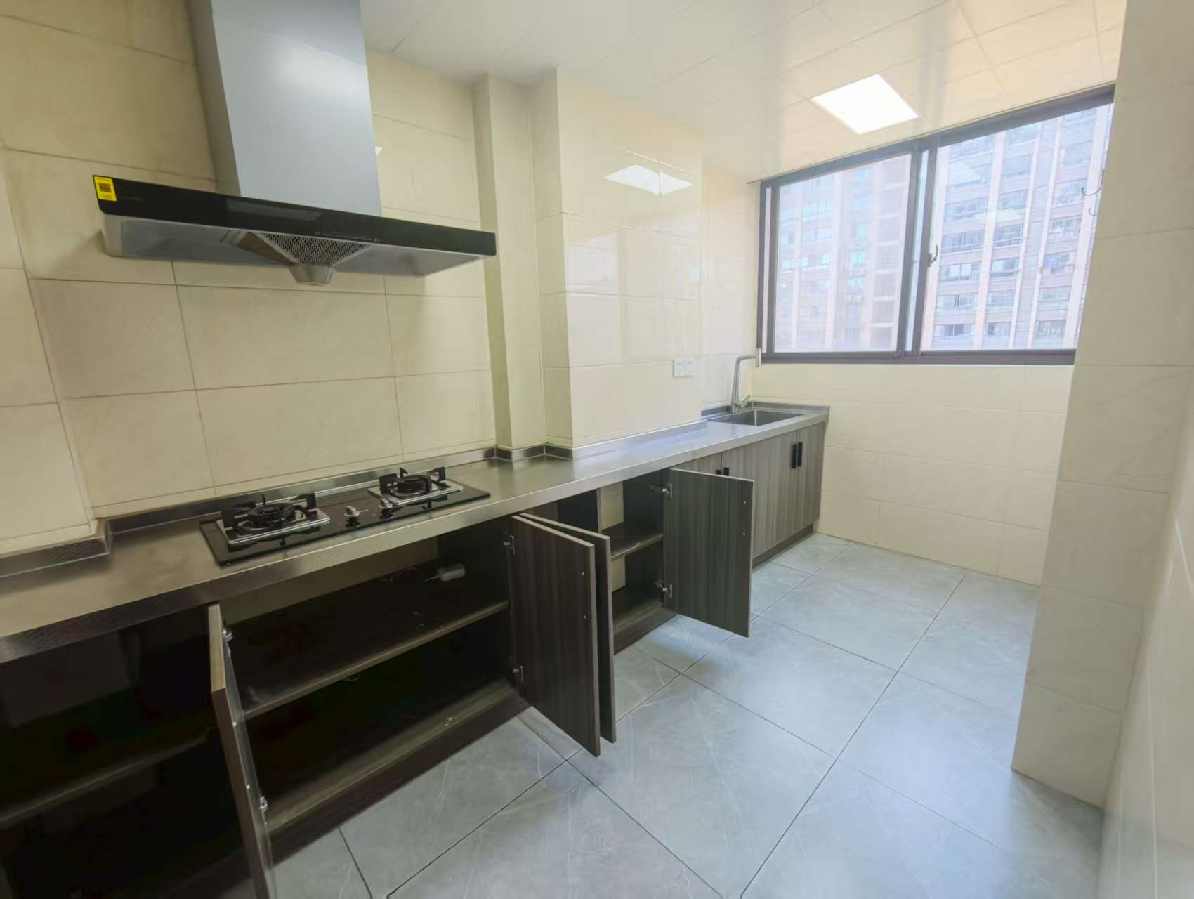 兴石花园 3室2厅1卫 125m&sup2;