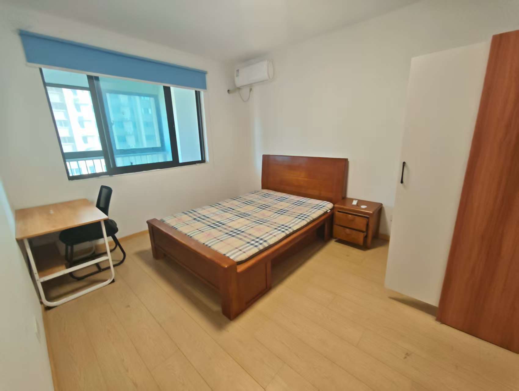 兴石花园 3室2厅1卫 125m&sup2;