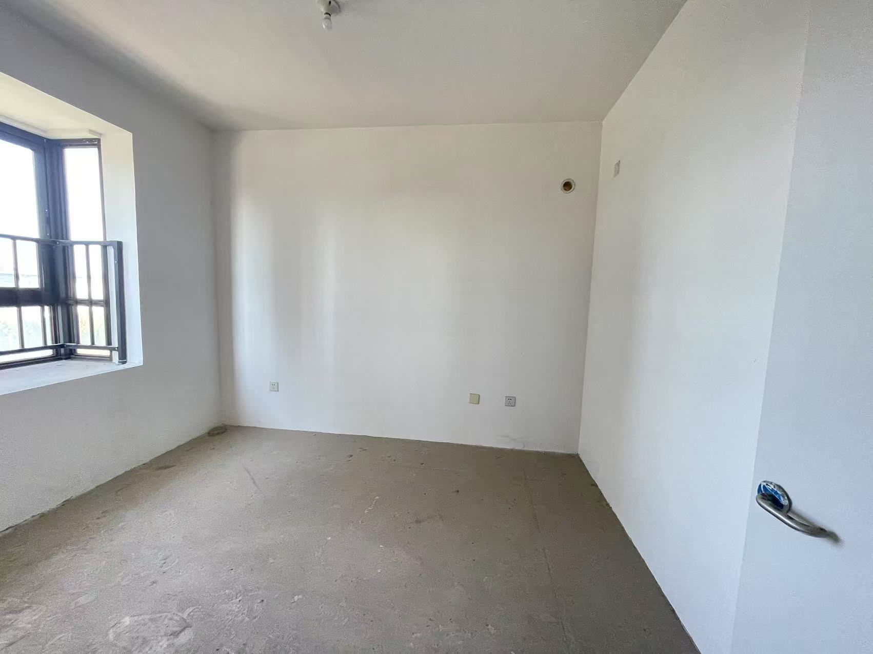 皇家花园北区 3室2厅1卫 120m&sup2;