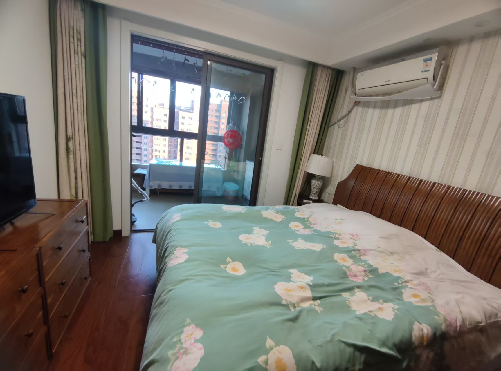 万濠星城 4室2厅2卫 142m&sup2;