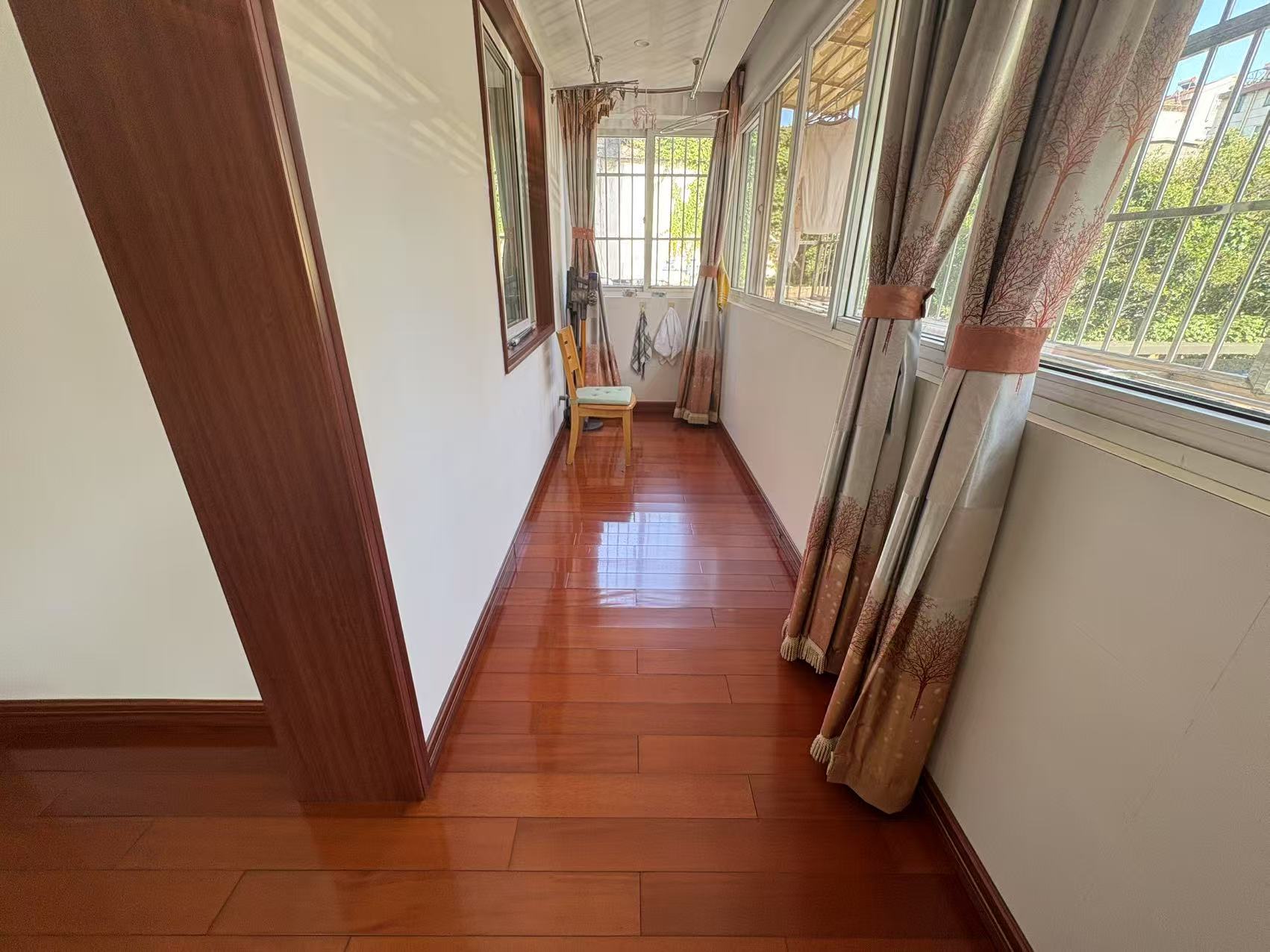 光明东村三期 3室2厅1卫 135.26m&sup2;