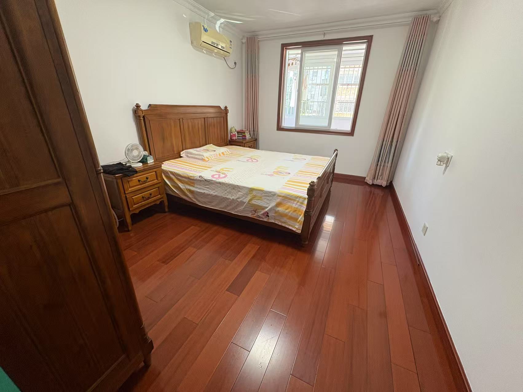 光明东村三期 3室2厅1卫 135.26m&sup2;