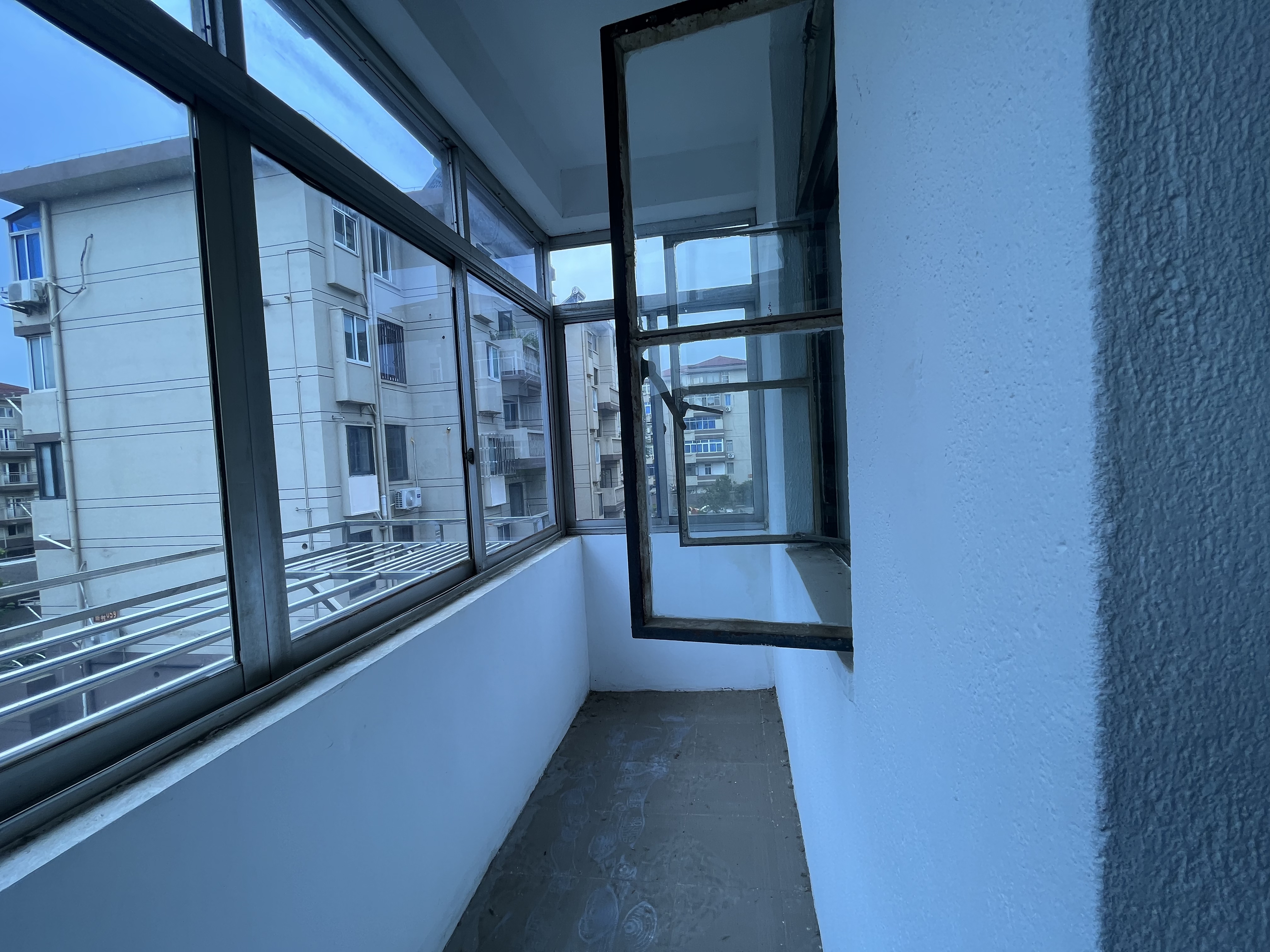 虹桥新村(朝霞路) 2室1厅1卫 60.67m&sup2;