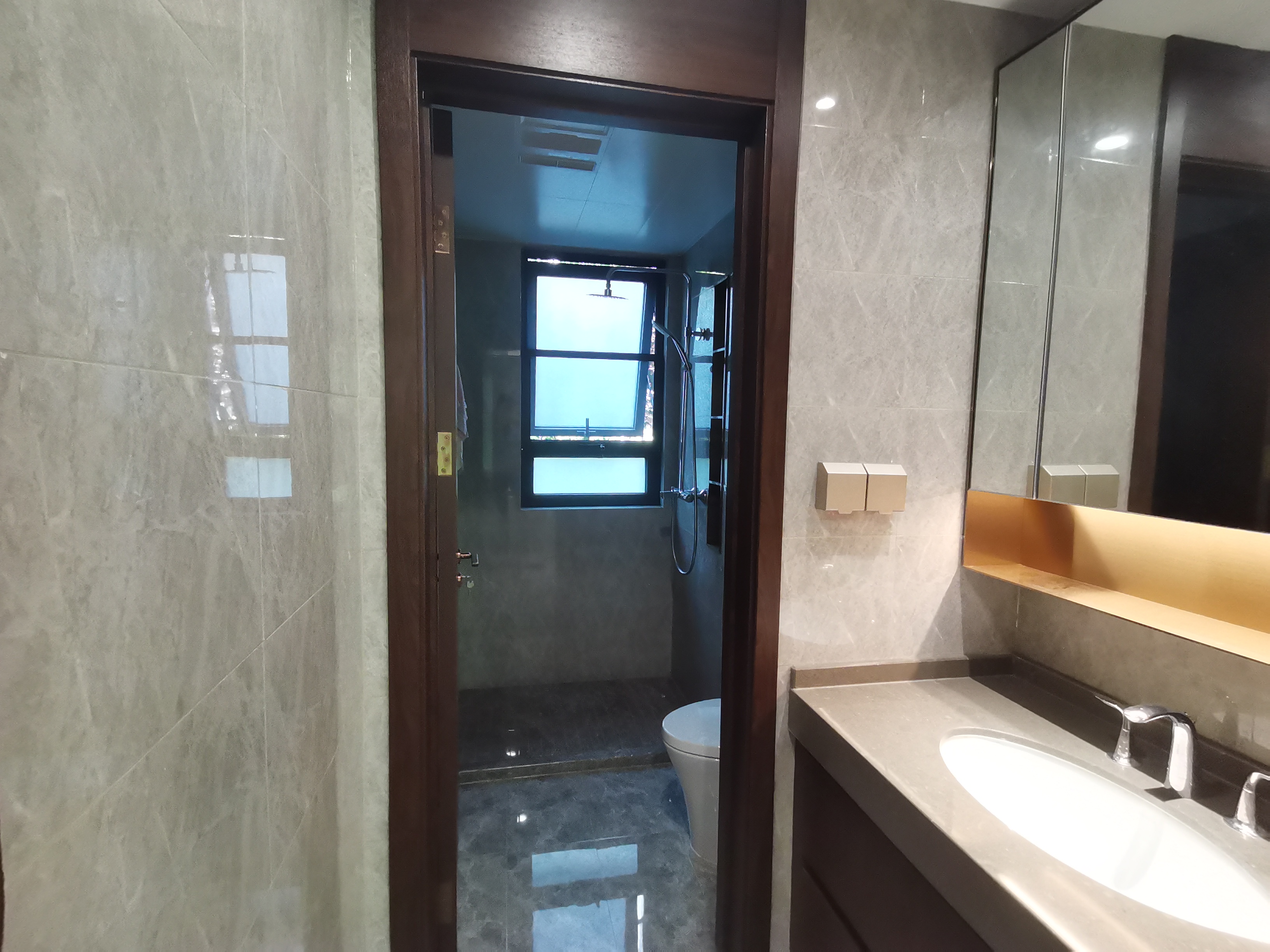 中海翠湖溪岸 4室2厅2卫 150m&sup2;