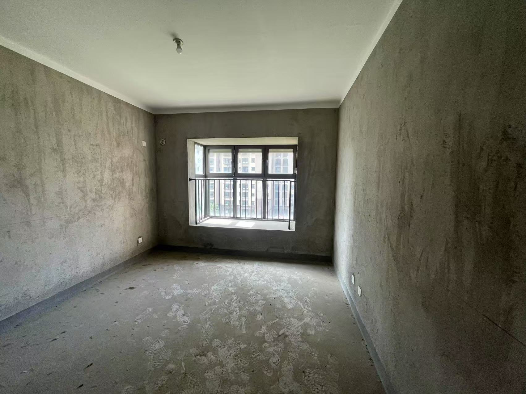 华强城四期 3室2厅2卫 123m&sup2;