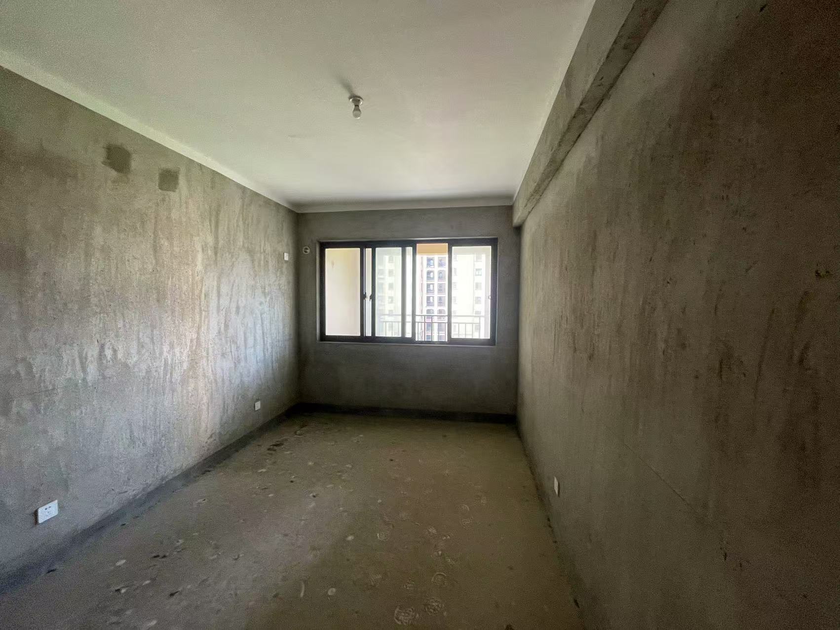 华强城四期 3室2厅2卫 123m&sup2;