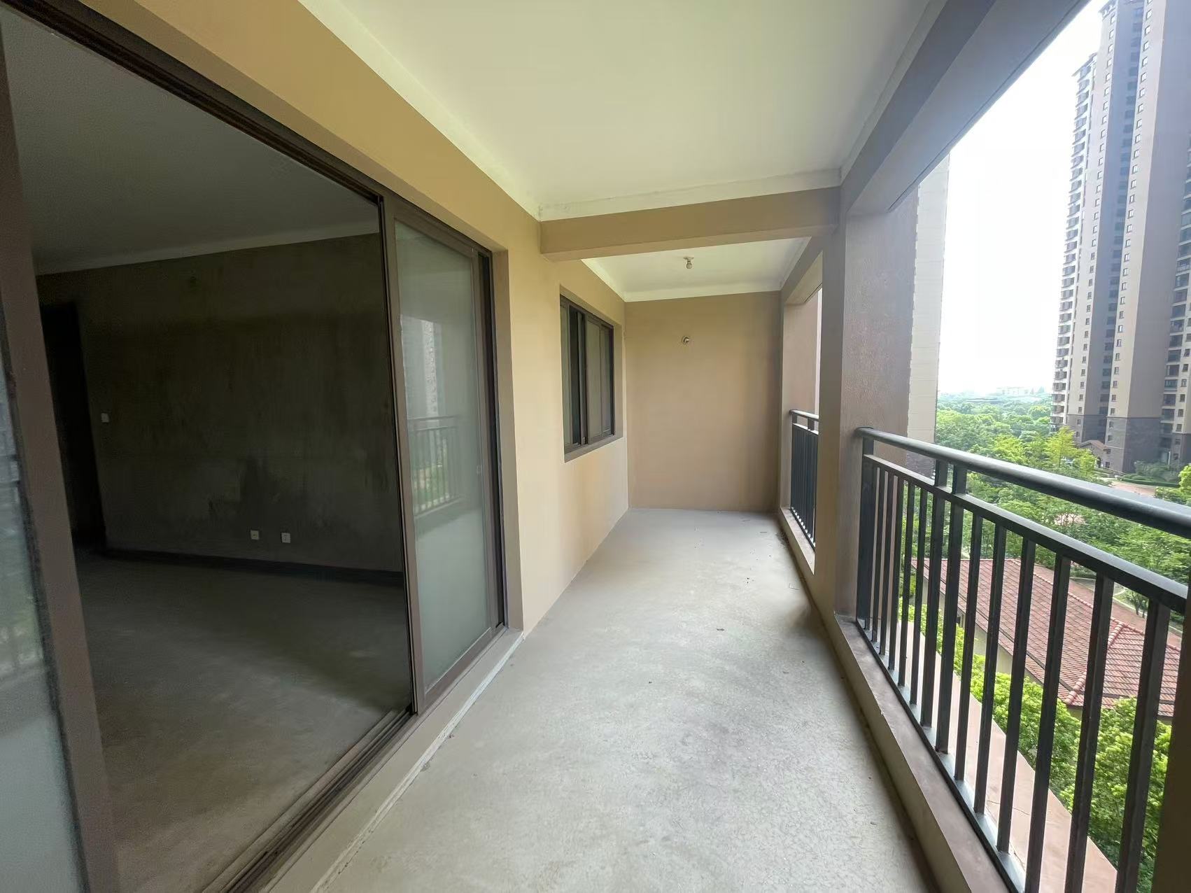 华强城四期 3室2厅2卫 123m&sup2;