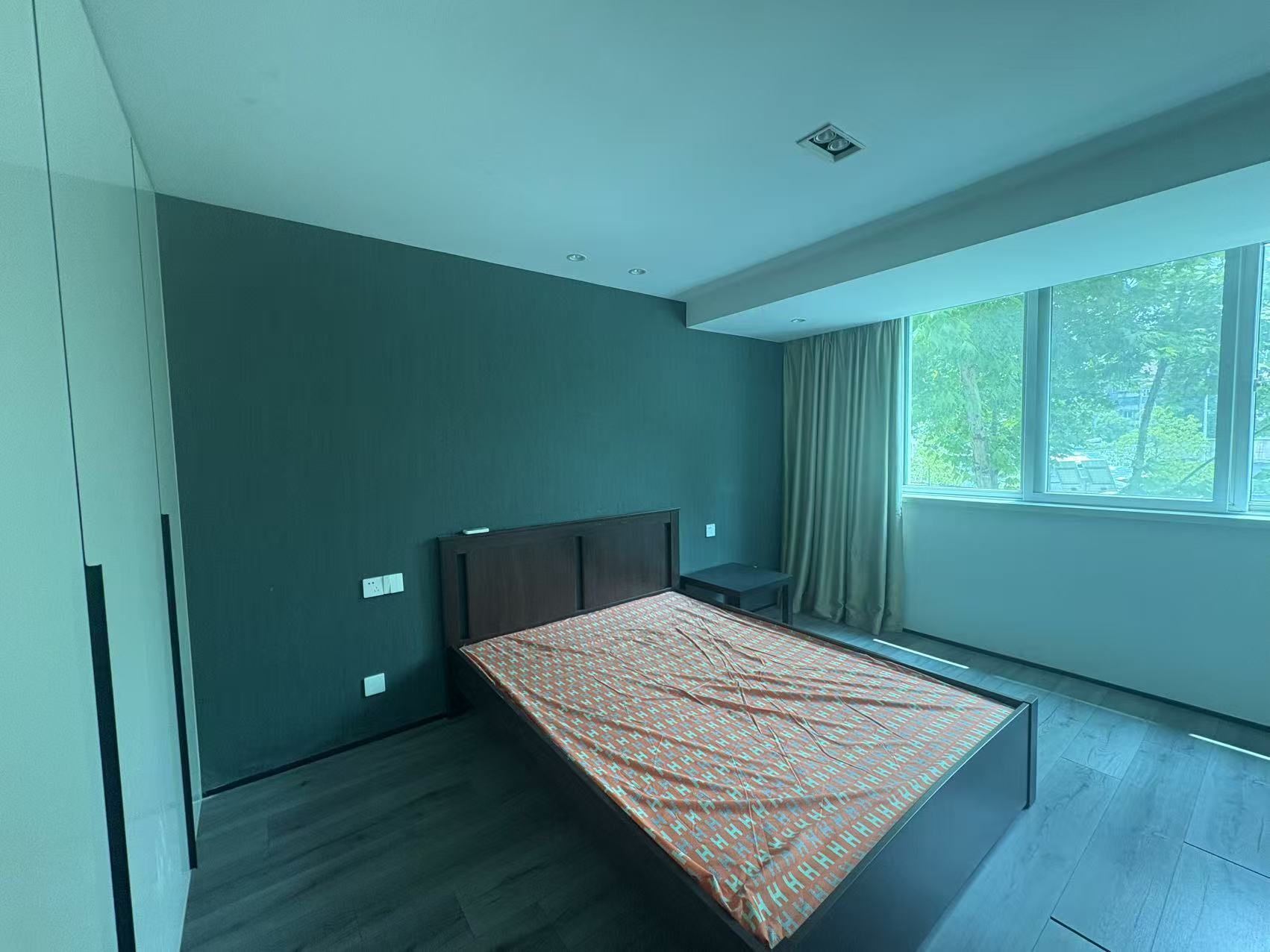小石桥花苑 3室1厅1卫 126.6m&sup2;