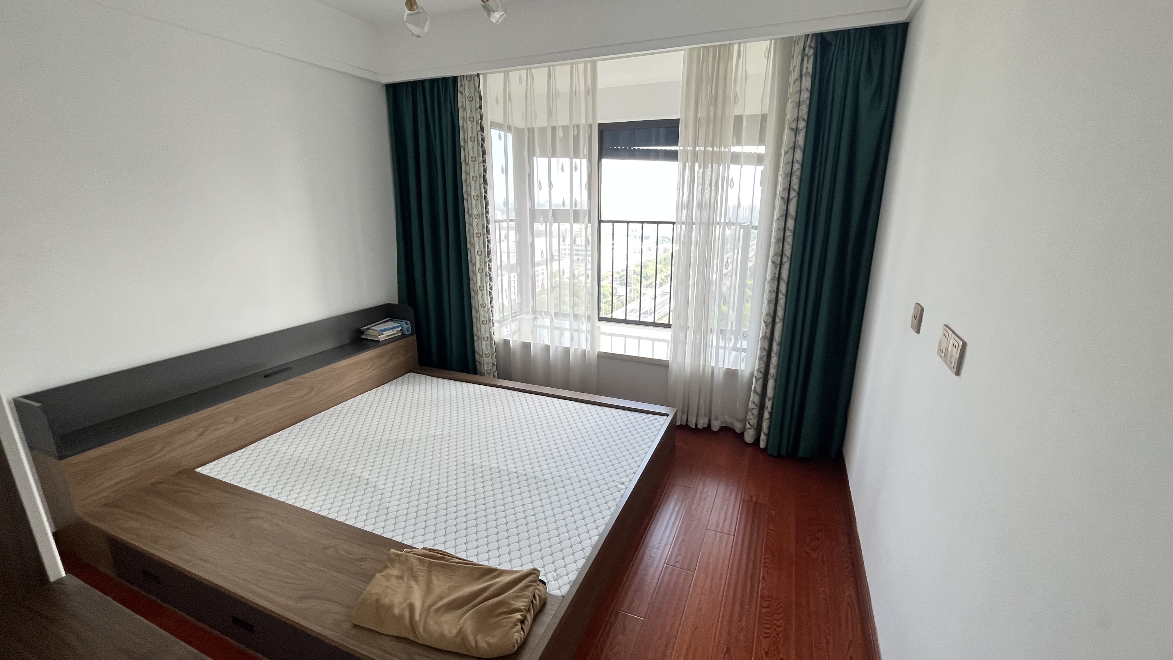 林肯公园 3室2厅2卫 113m&sup2;