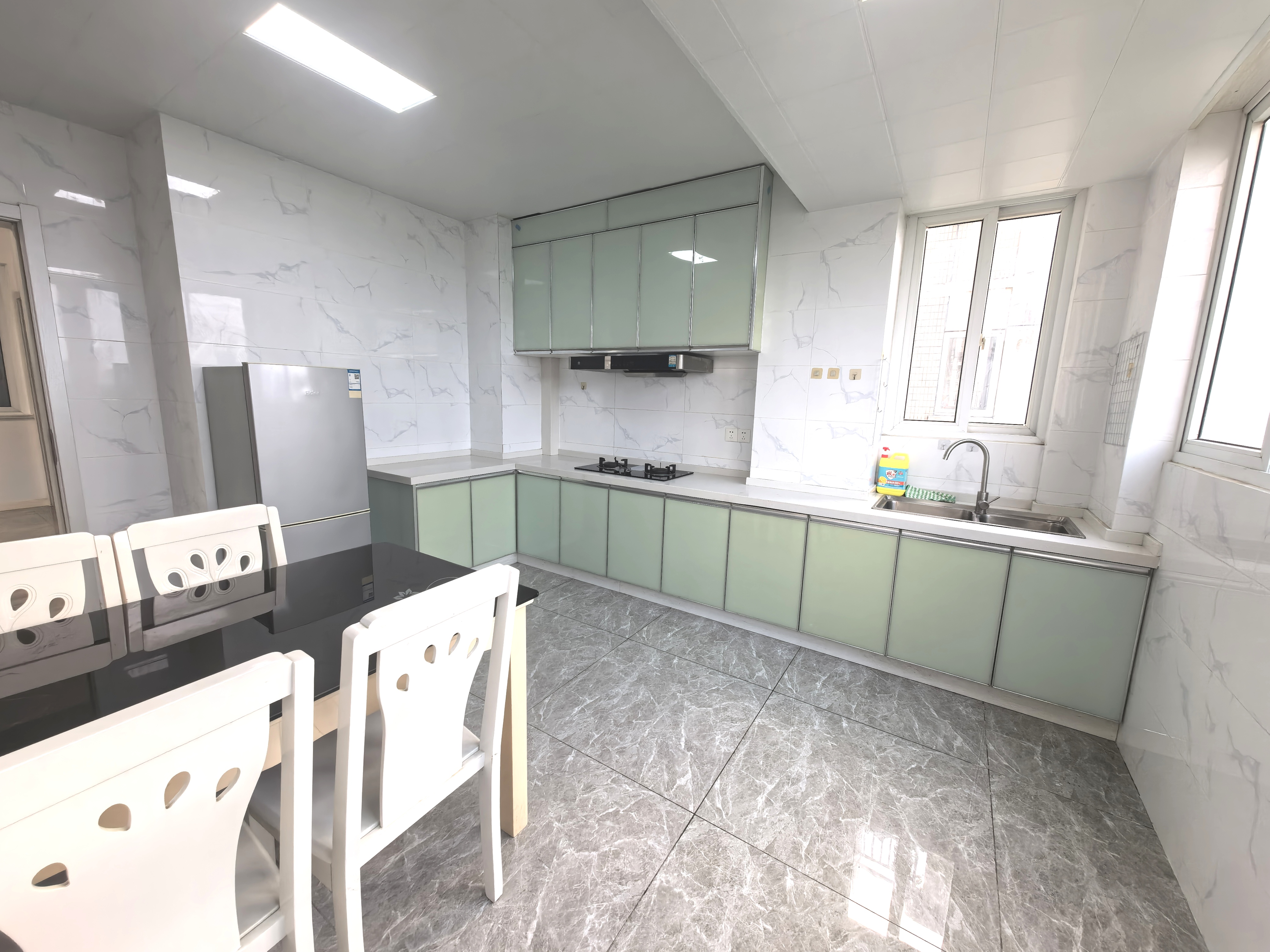 盛唐公寓 2室2厅1卫 94m&sup2;