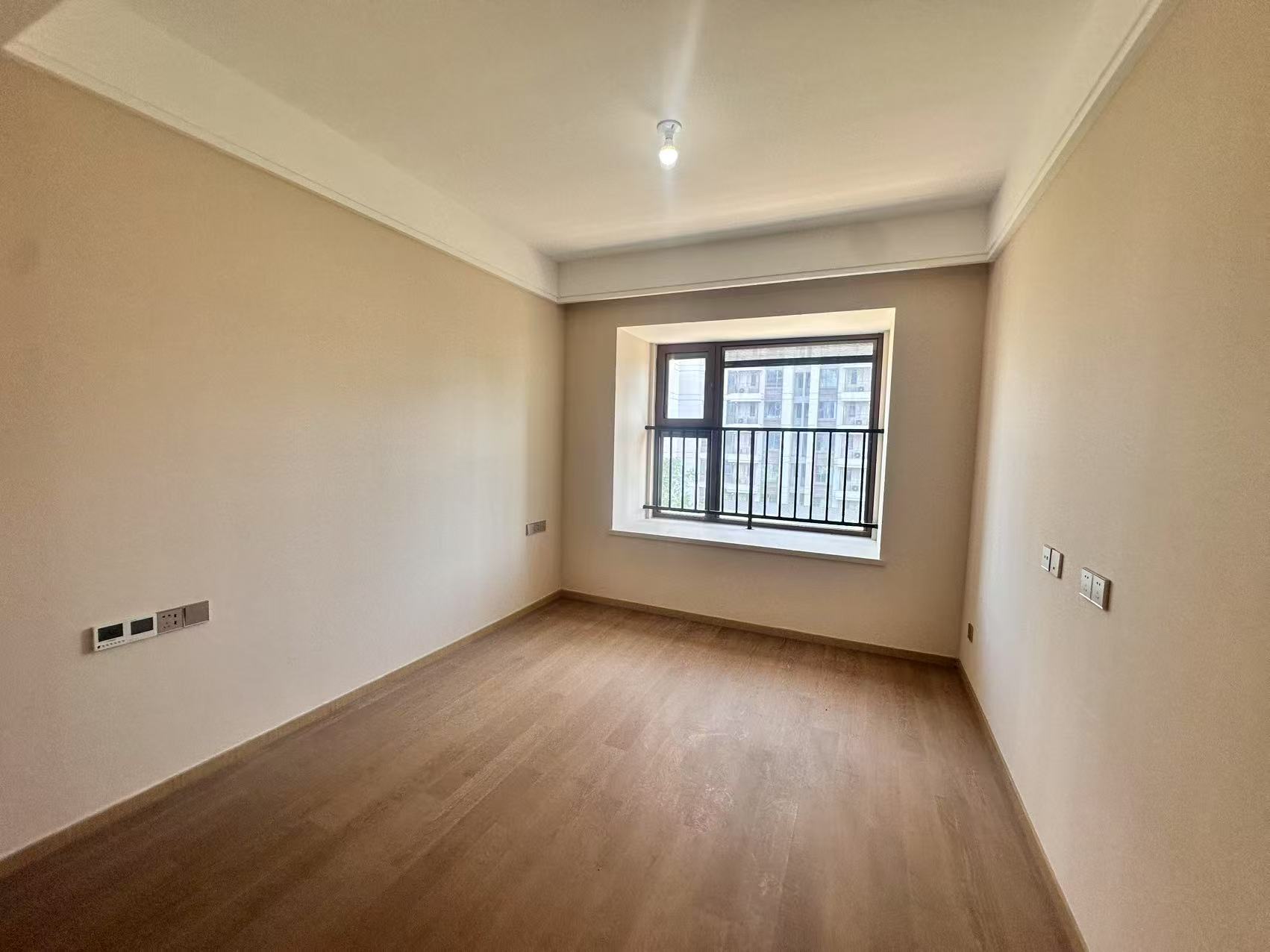星湖泮 4室2厅2卫 142.24m&sup2;