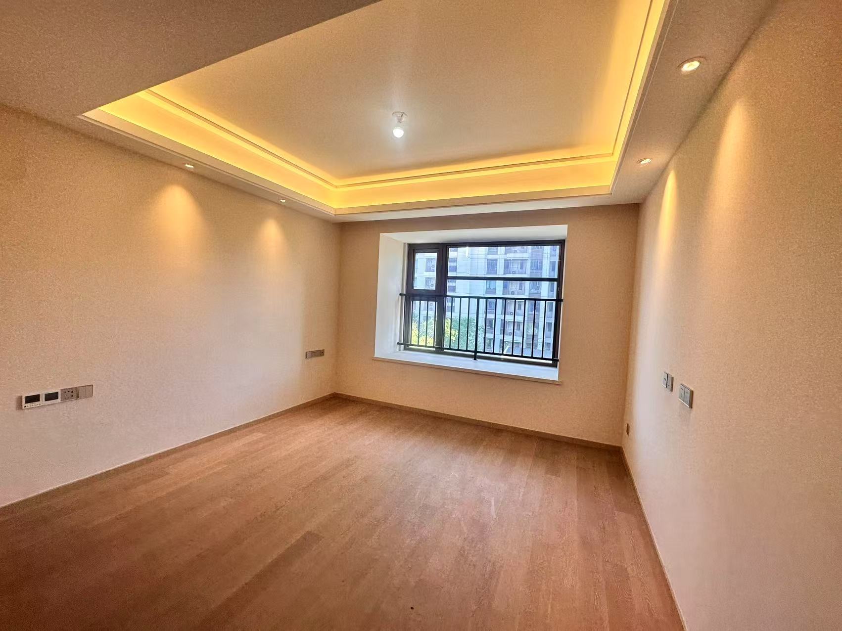 星湖泮 4室2厅2卫 142.24m&sup2;