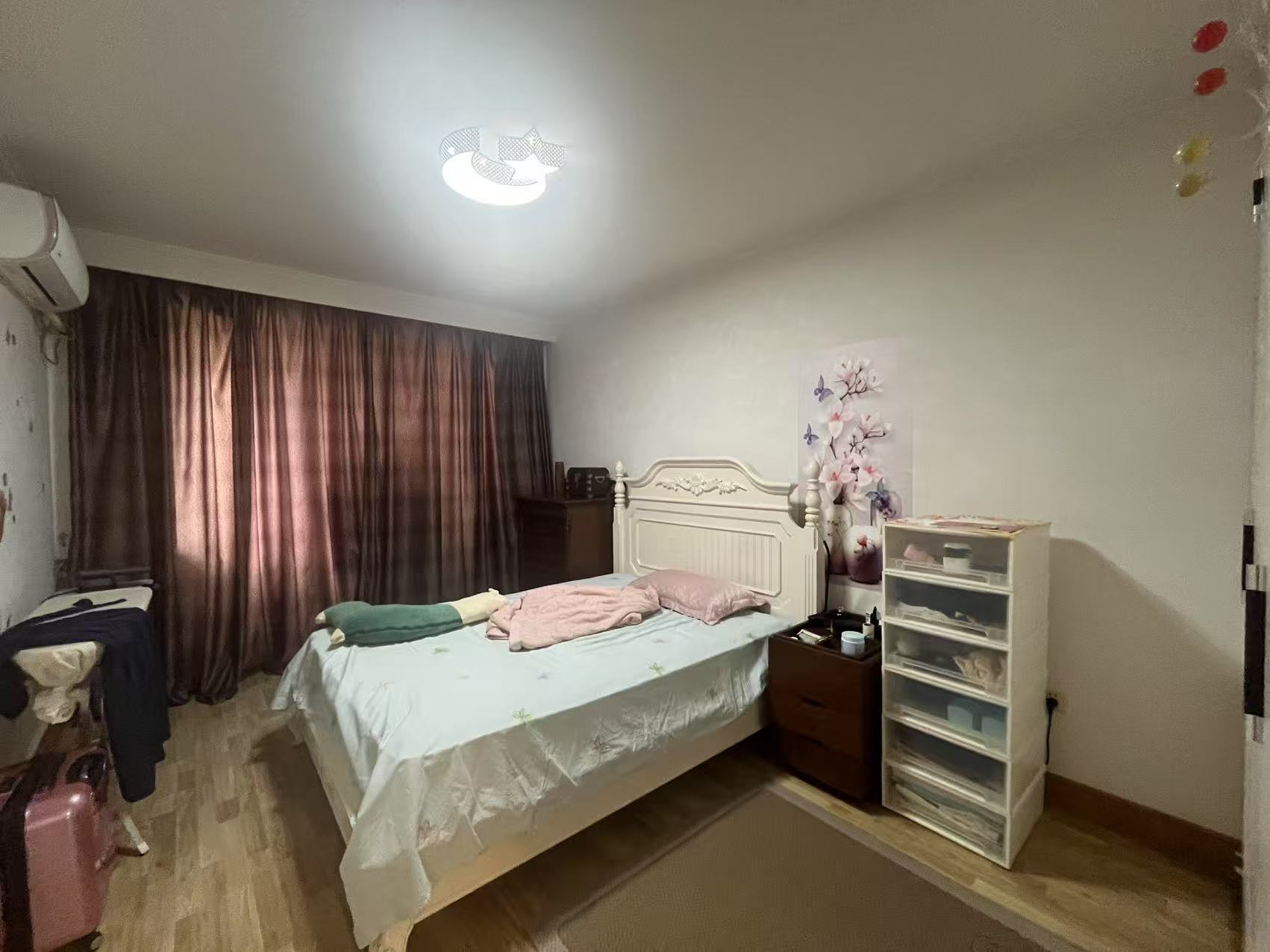 星湖花园 3室2厅1卫 124.24m&sup2;