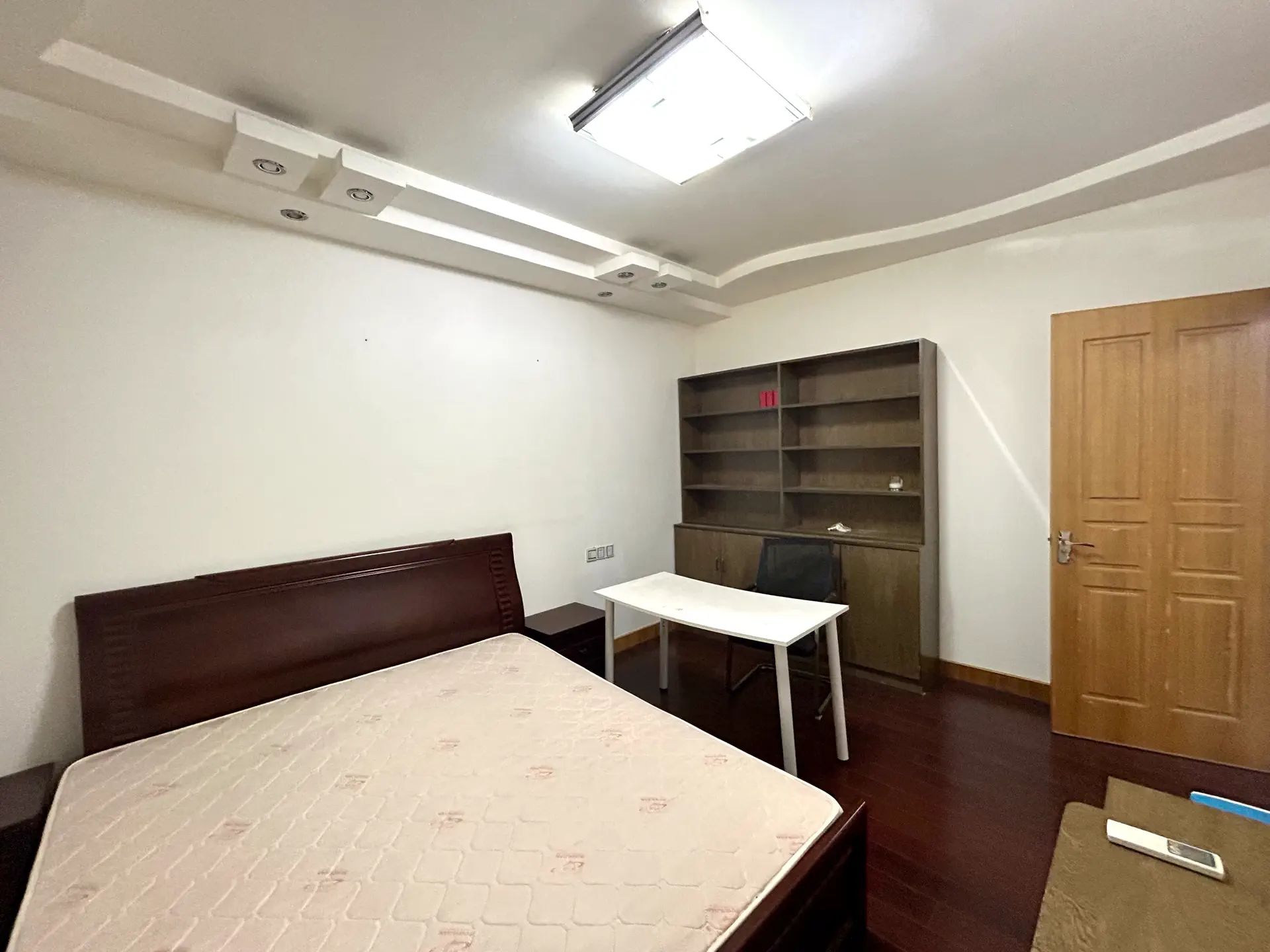 华山花苑一期 3室2厅2卫 146m&sup2;