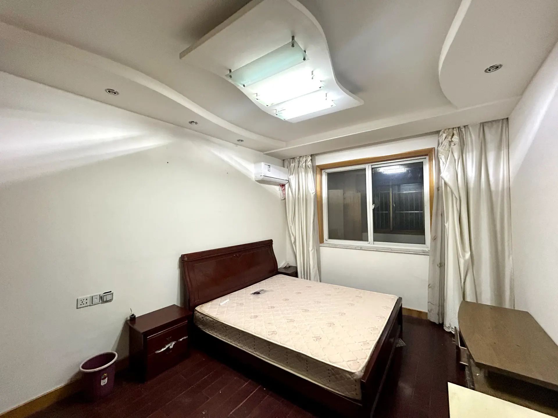 华山花苑一期 3室2厅2卫 146m&sup2;