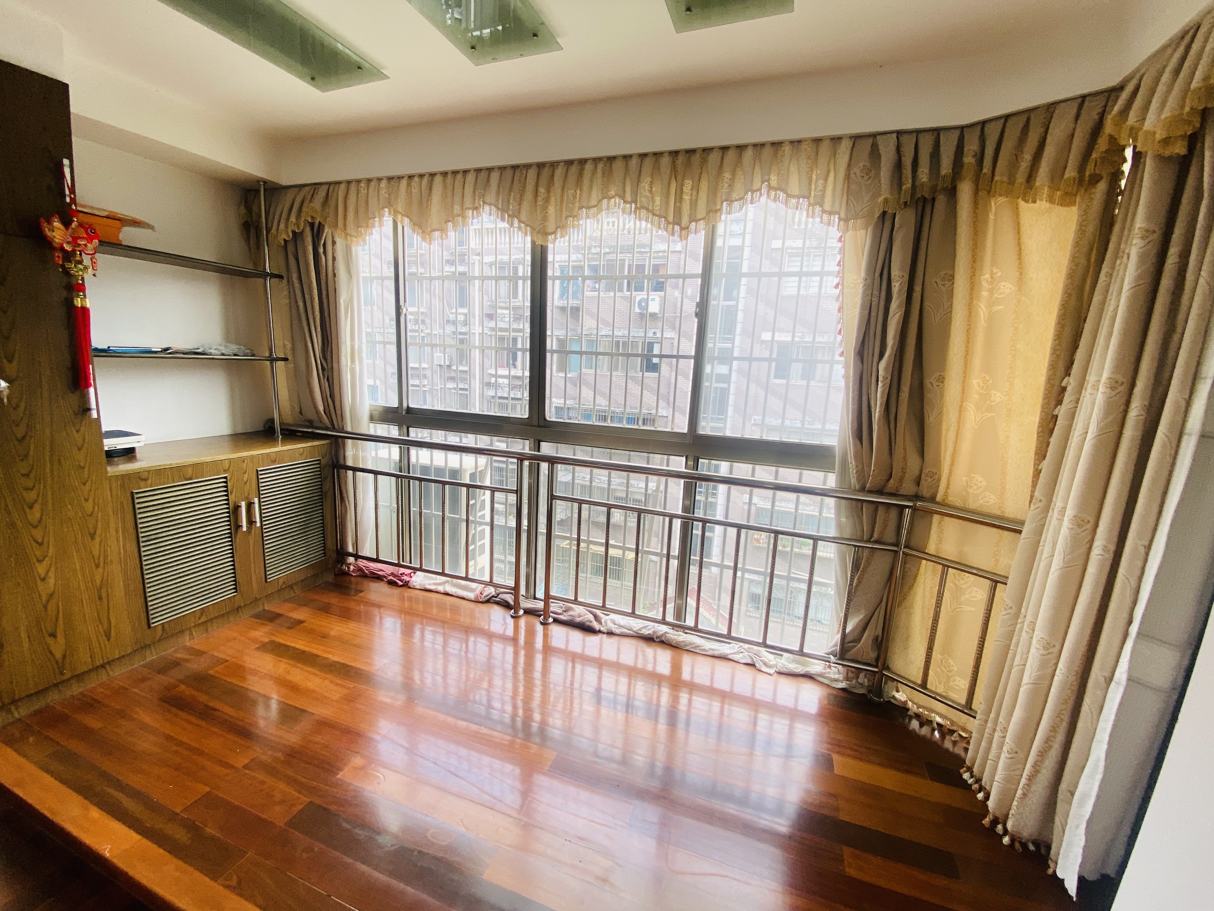 凯旋花园 3室2厅2卫 135.19m&sup2;