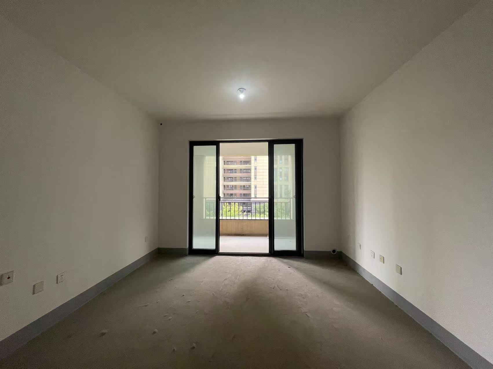 翠园 3室2厅2卫 104.71m&sup2;