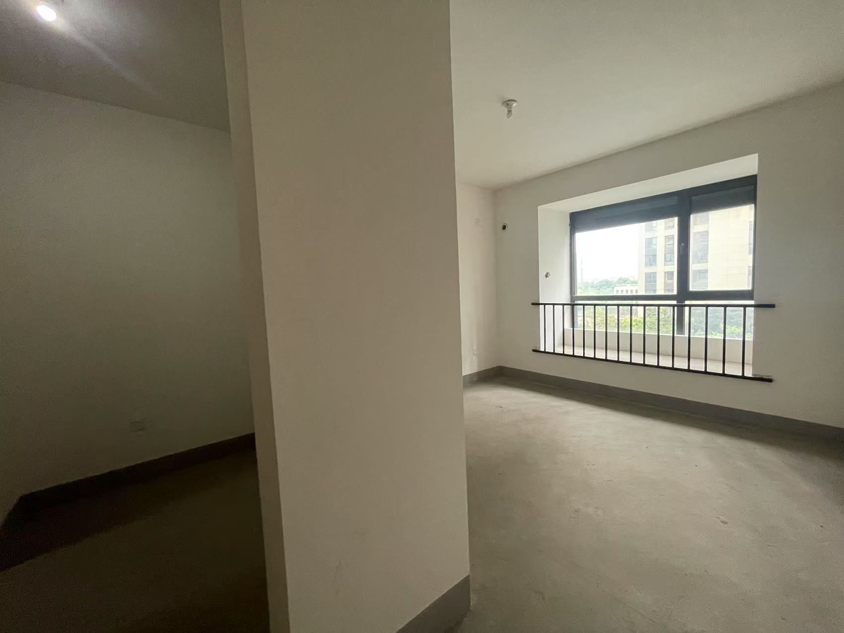 翠园 3室2厅2卫 104.71m&sup2;