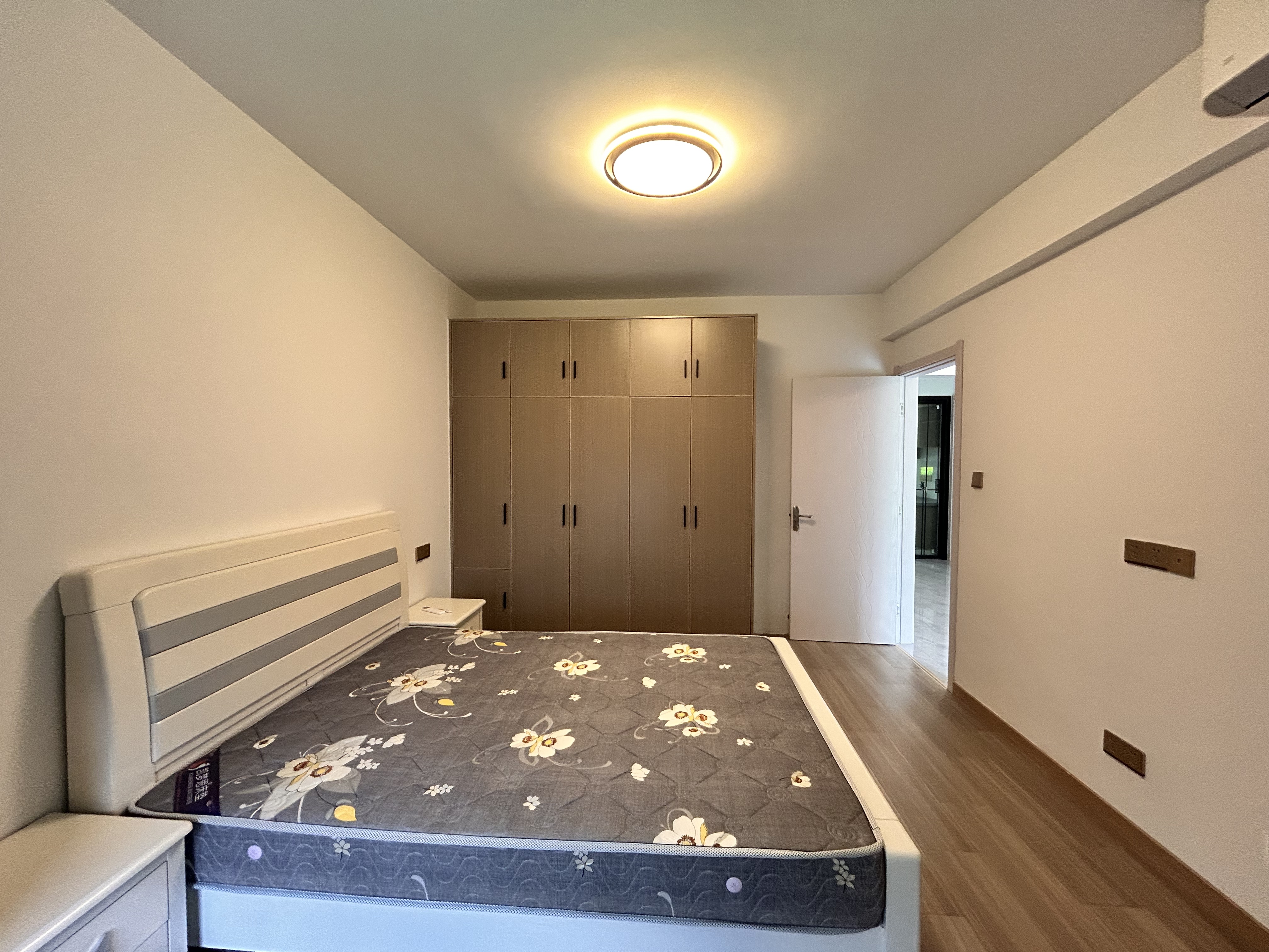 融创荣润&middot;玖樟台 2室2厅1卫 80m&sup2;
