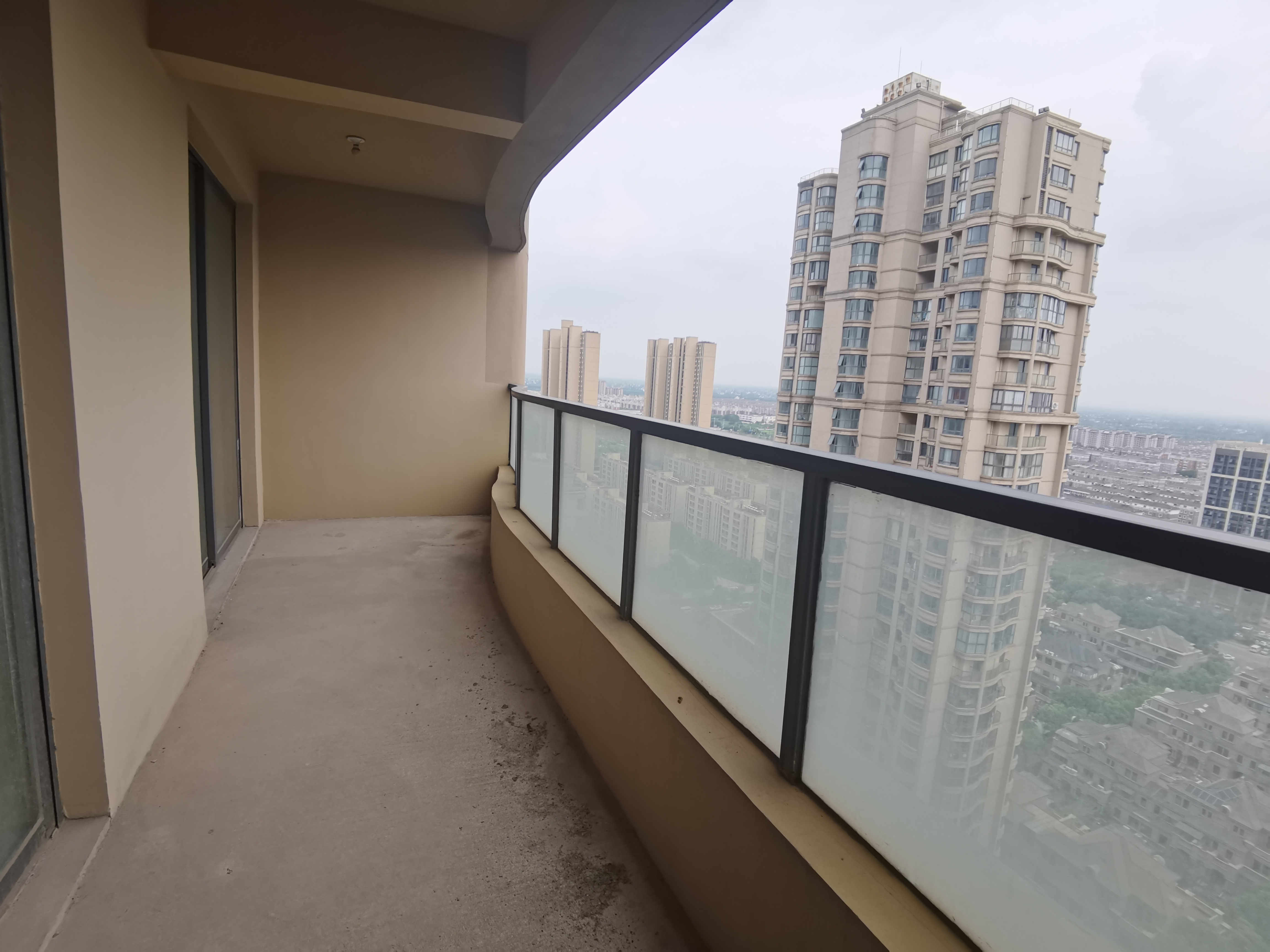 富都豪园 3室2厅1卫 109m&sup2;